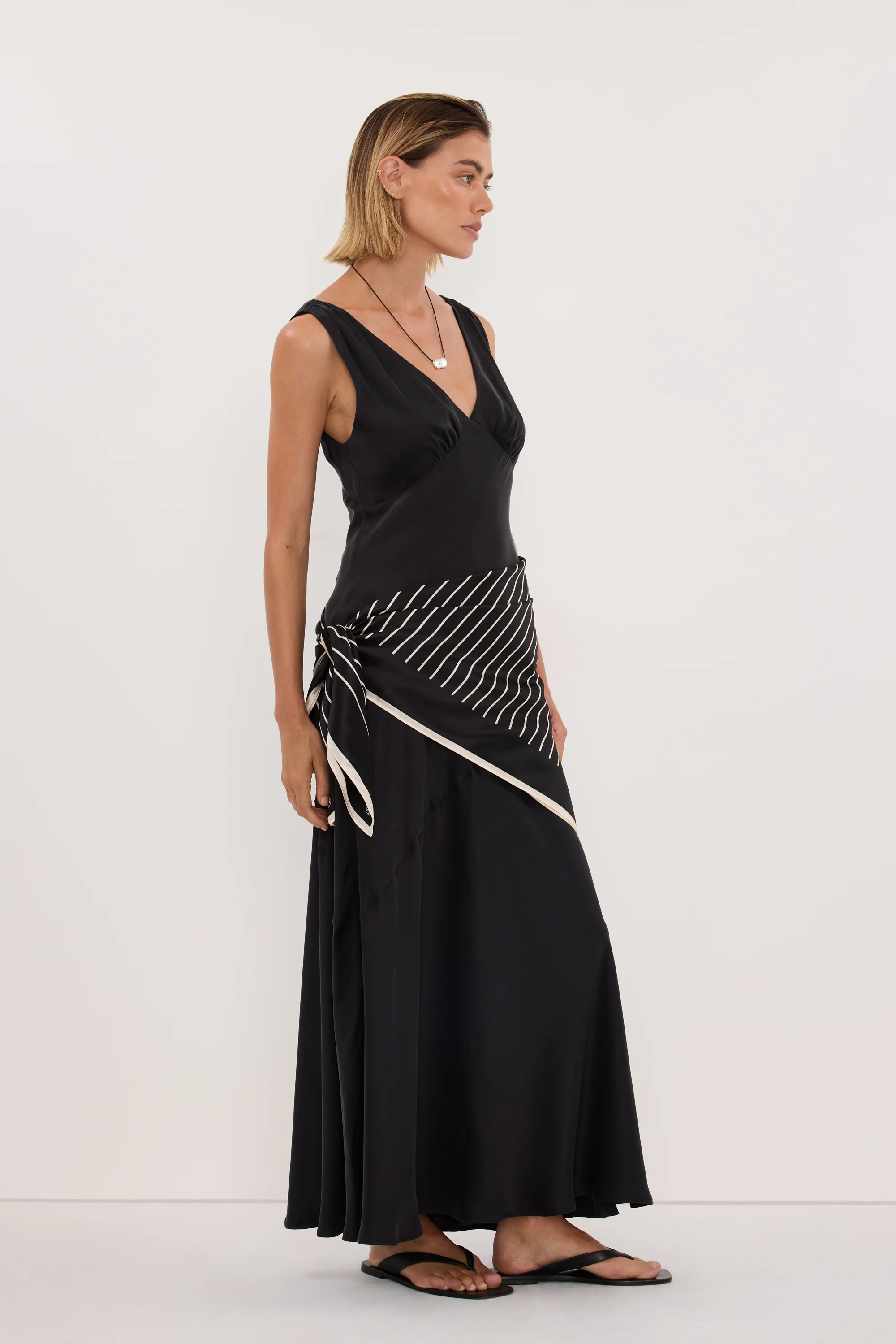 ADRIENNE BLACK SILK PRINT SCARF - Image 3