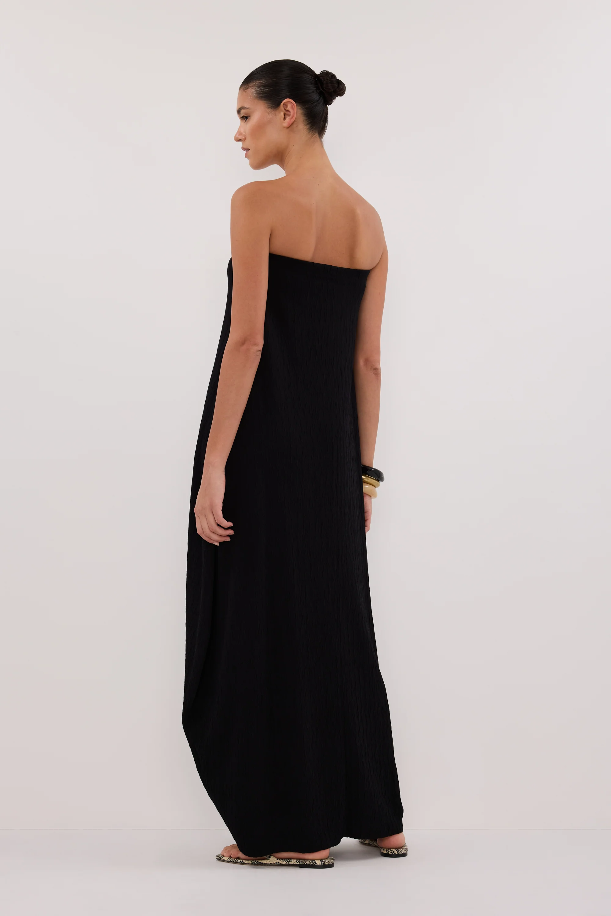 ALIAS BLACK TEXTURED KNIT STRAPLESS MIDI DRESS - Image 4