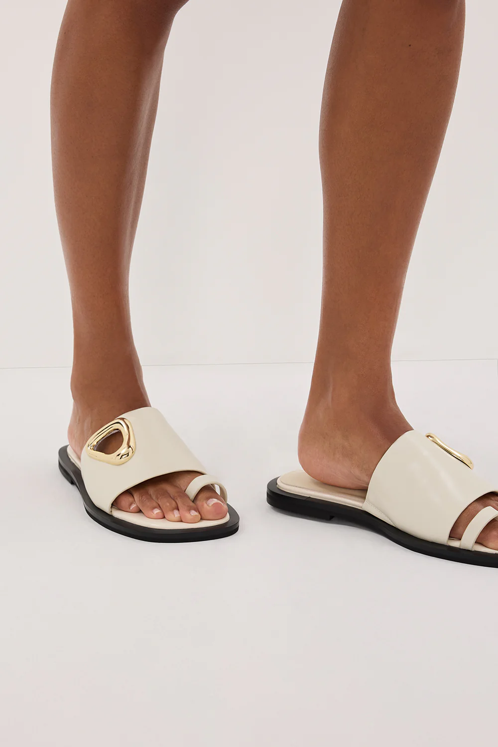ALIAS MAE ELCE SANDAL BONE - Image 4