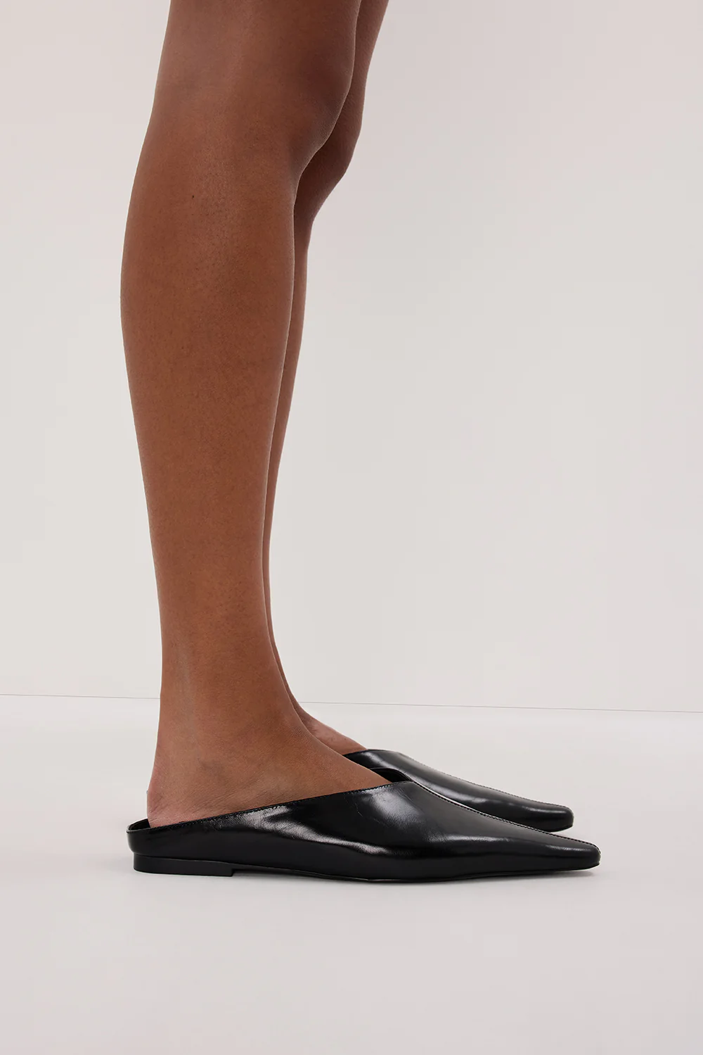 ALIAS MAE OLIVE MULE BLACK - Image 2