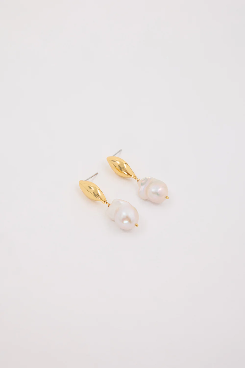 AMBER SCEATS ISOLA EARRING GOLD