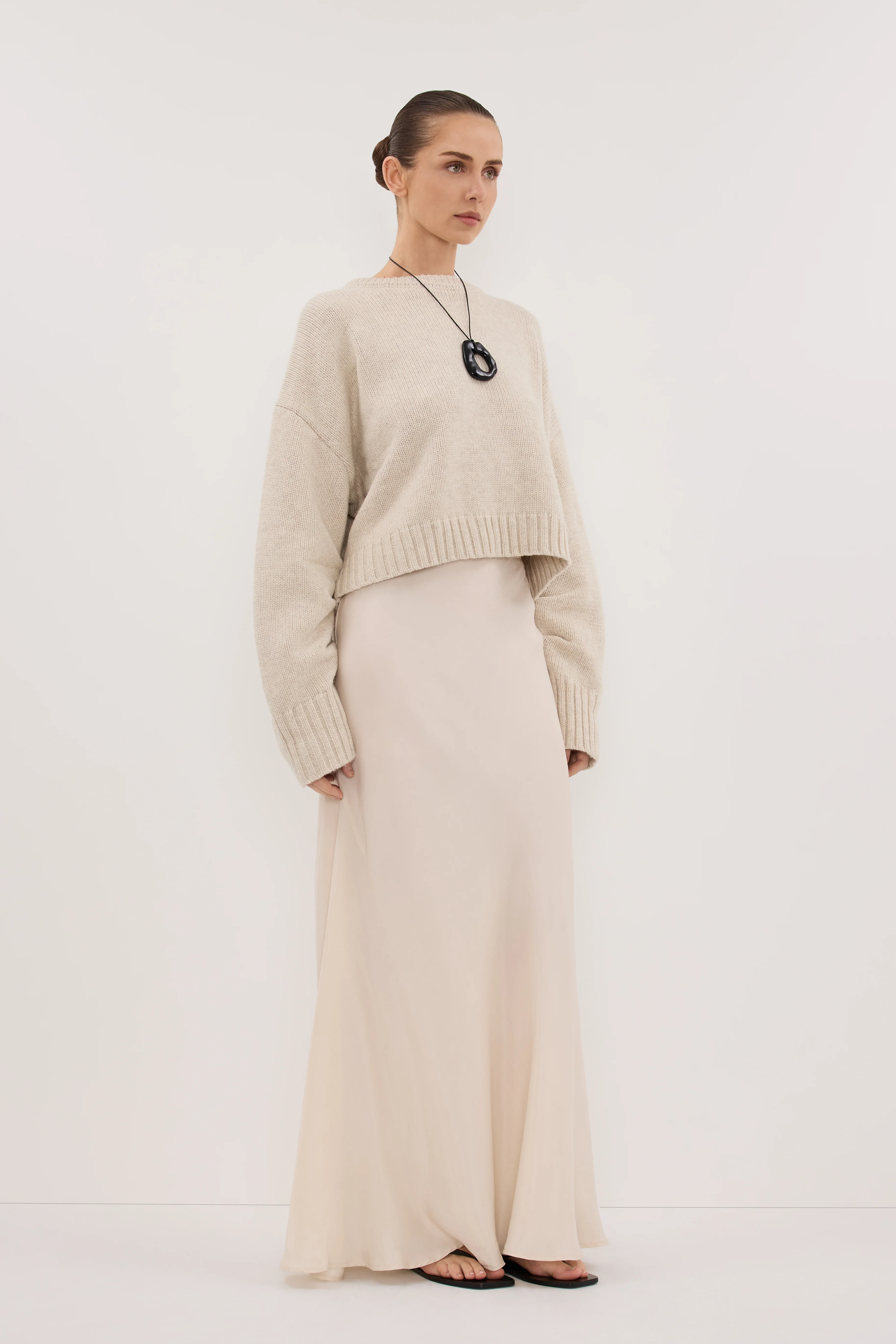 AMY CHALK CREW NECK KNIT JUMPER - Image 3
