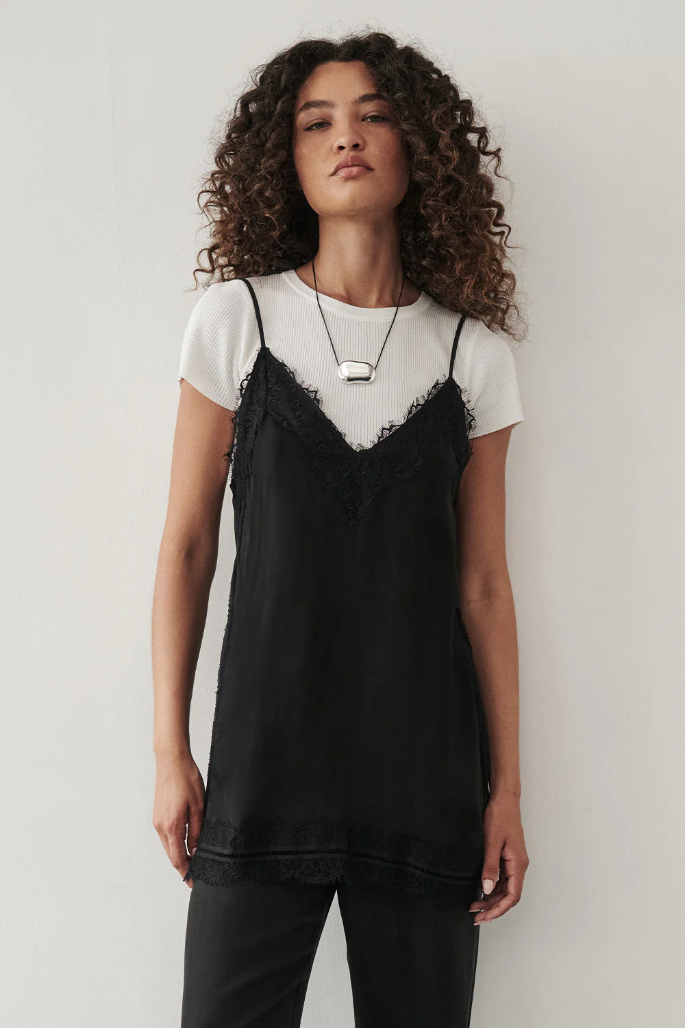 ANDREA BLACK SLEEVELESS LACE CAMI TOP - Image 2
