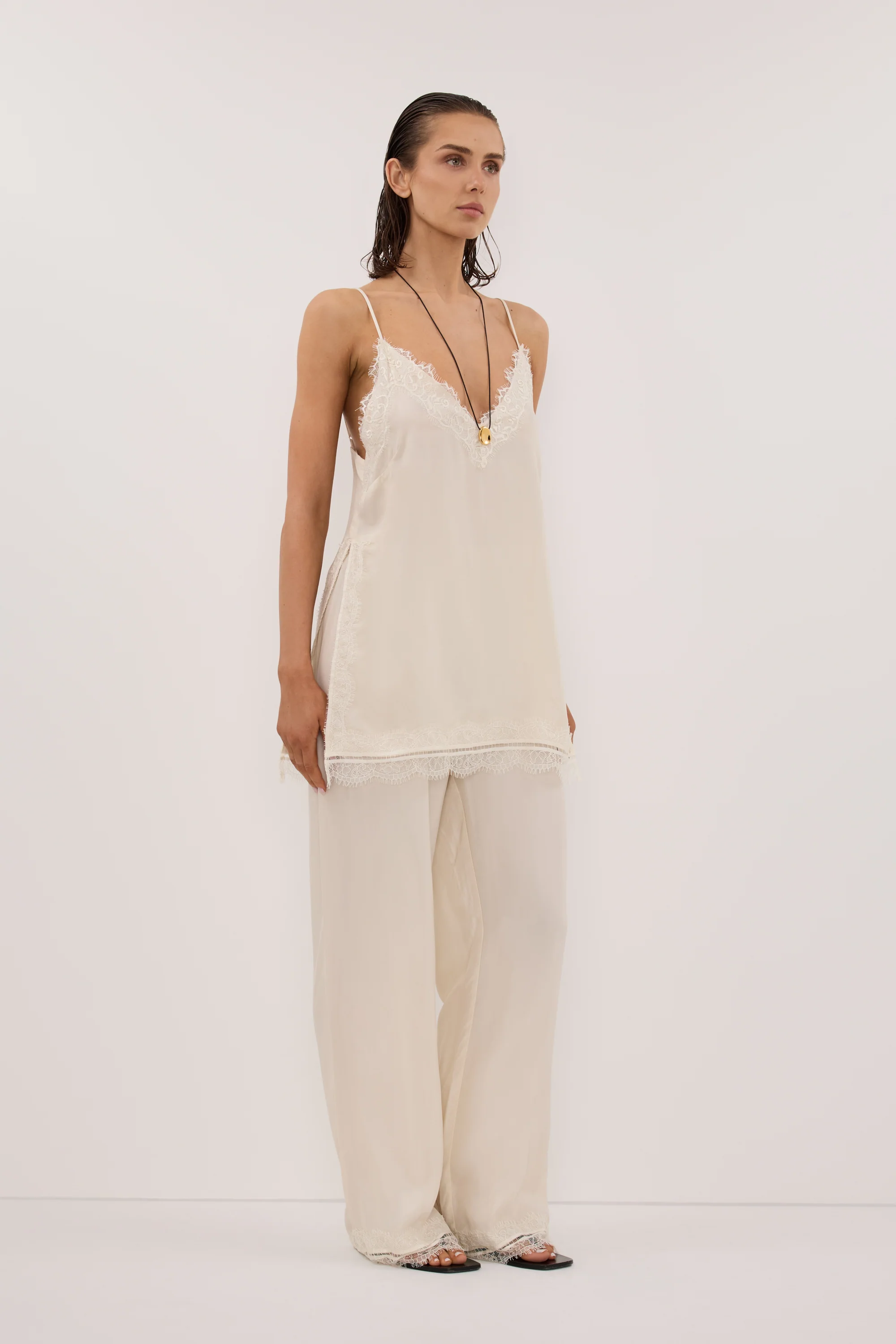 ANDREA SANDSTONE SLEEVELESS LACE CAMI TOP - Image 4