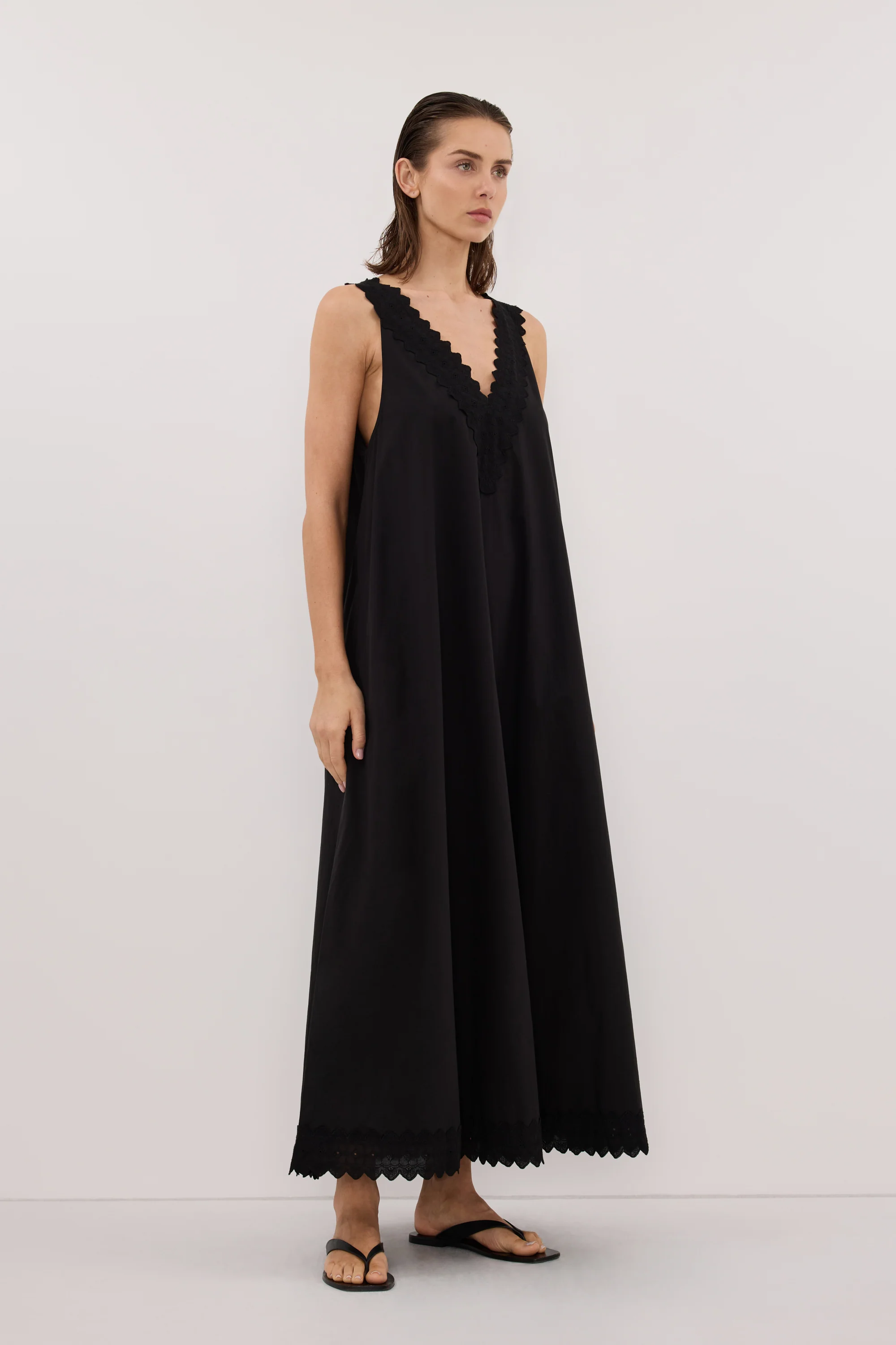 ANNABEL BLACK SLEEVELESS V NECK MIDI DRESS - Image 4