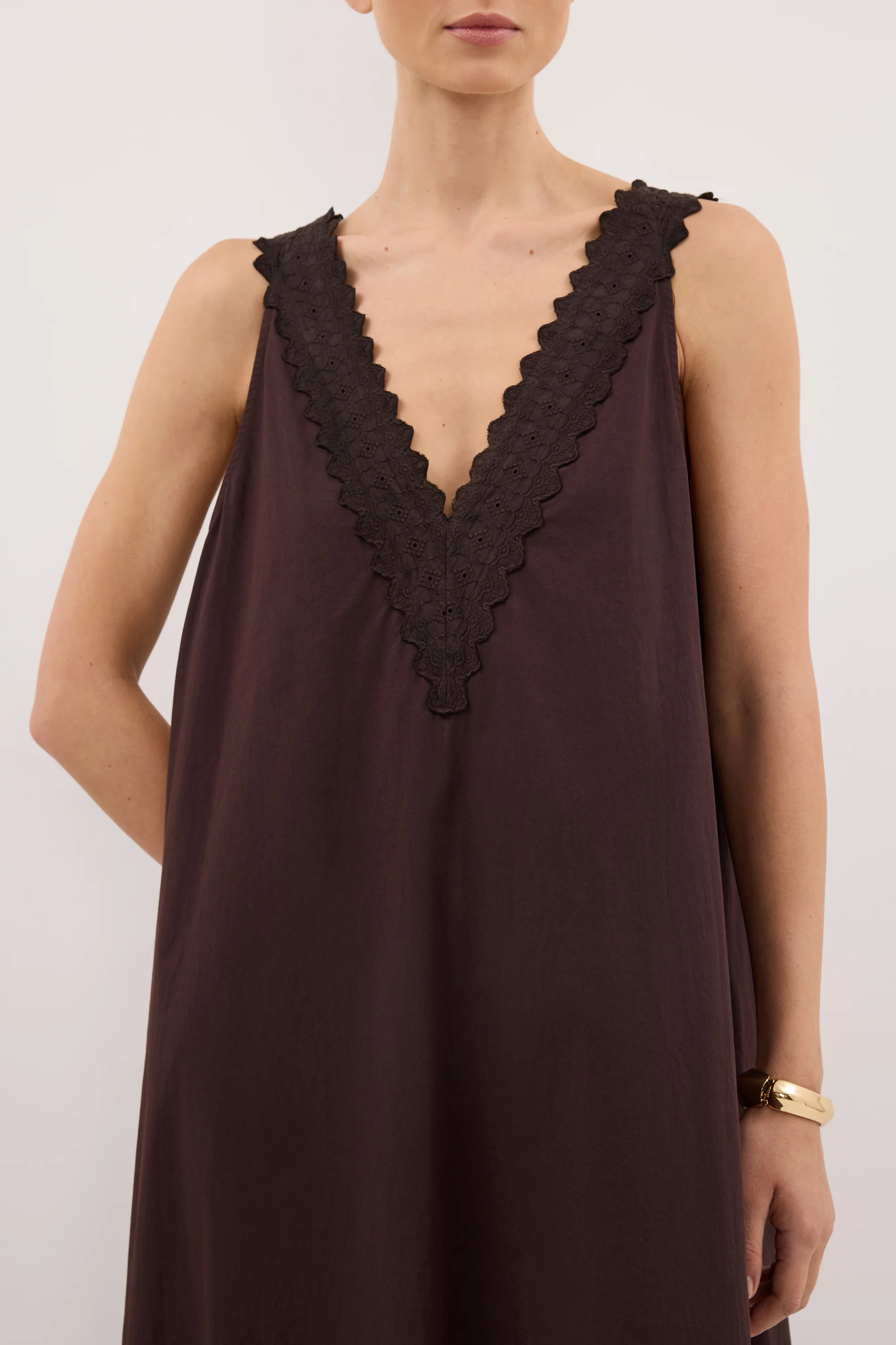 ANNABEL BURNT CHOC SLEEVELESS V NECK MIDI DRESS - PRE ORDER - Image 6