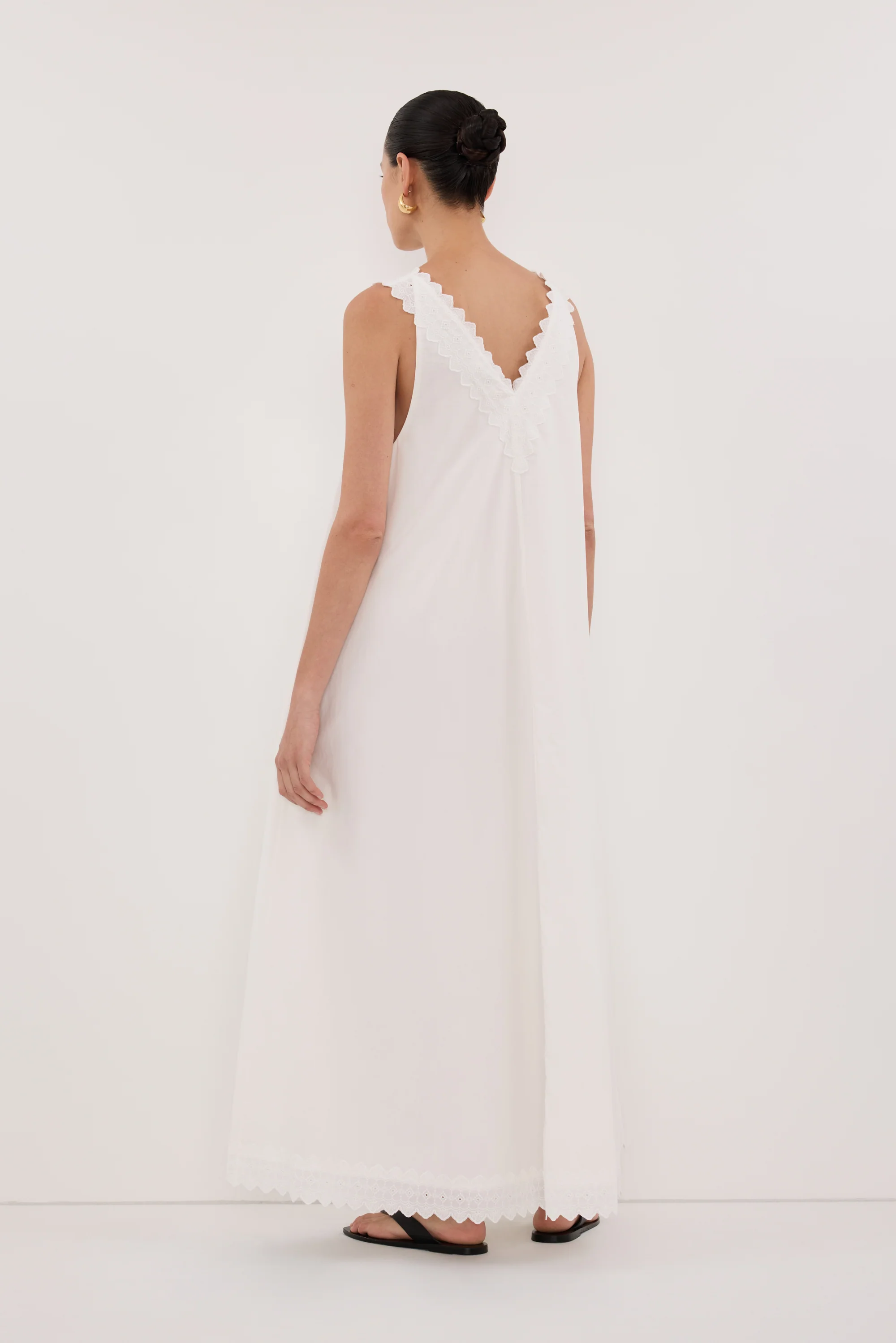 ANNABEL WHITE SLEEVELESS V NECK MIDI DRESS - Image 5