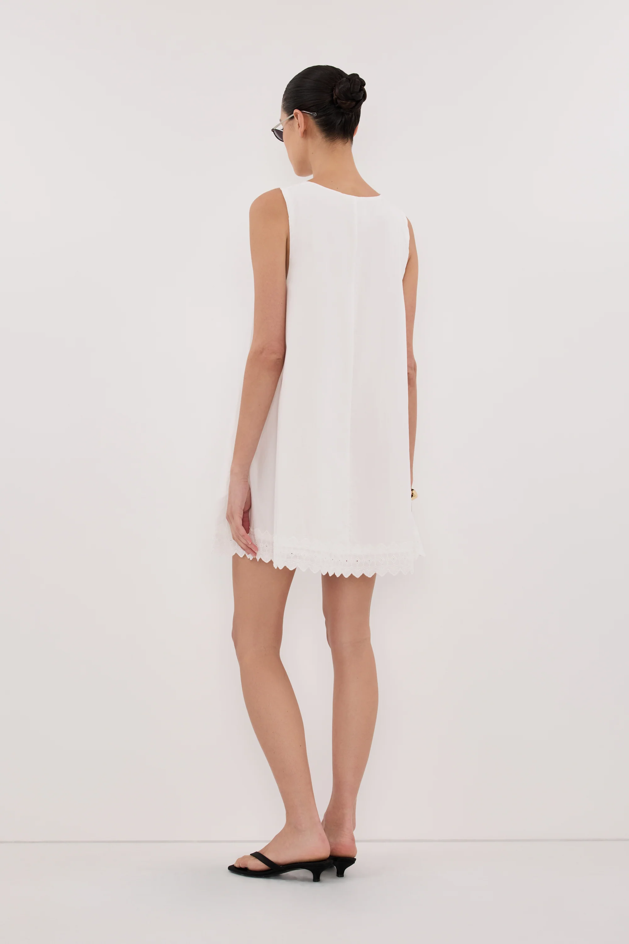 ANNABEL WHITE SLEEVELESS V NECK MINI DRESS - Image 4