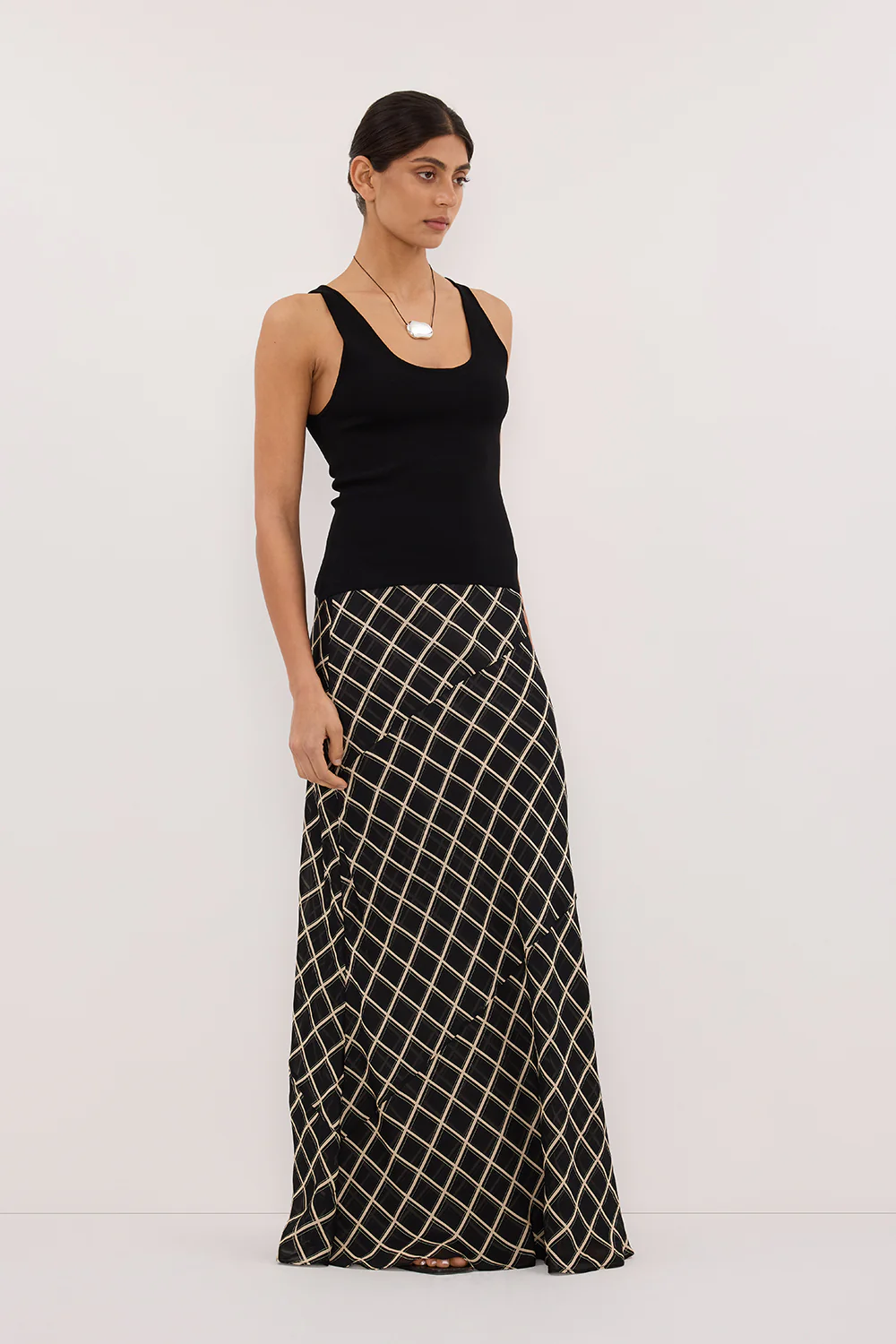 ARLINGTON BLACK MIDI SKIRT - Image 3
