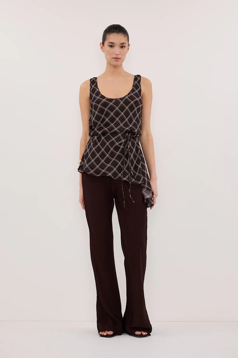 ARLINGTON CHOC SLEEVELESS CAMI TOP
