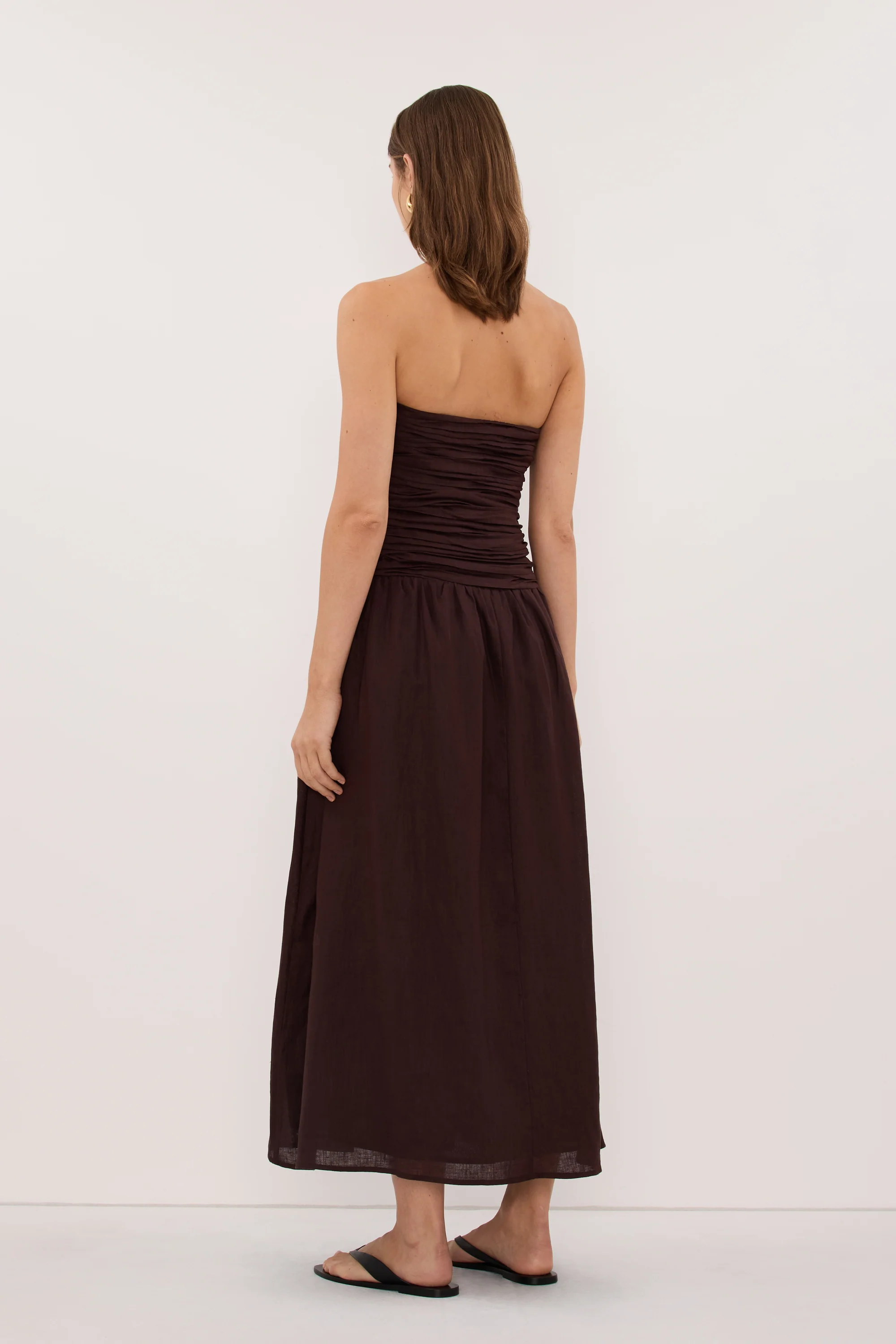 AUBRIELLA BURNT CHOC LINEN MIDI DRESS - Image 4