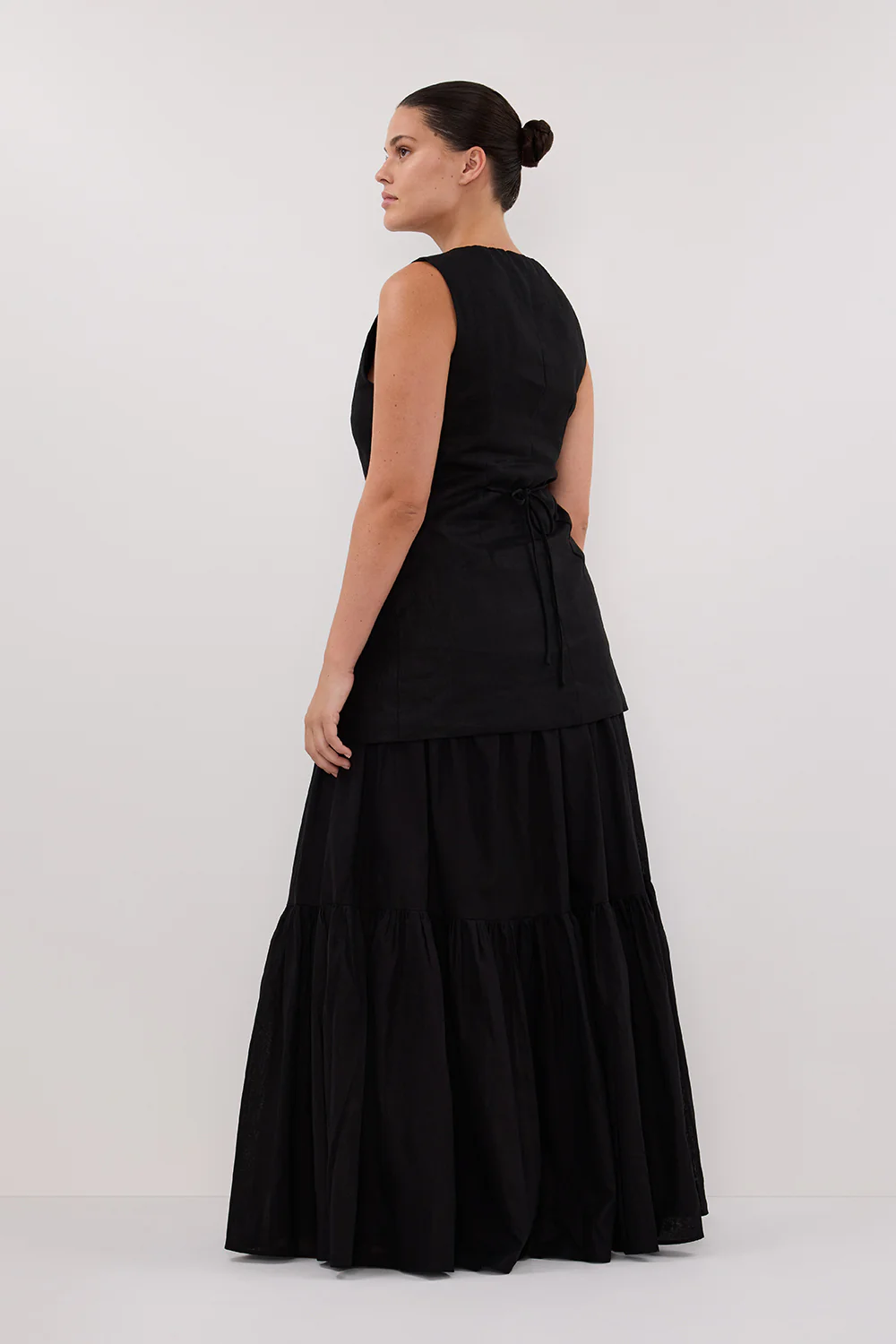 BAYLEE BLACK SLEEVELESS LINEN TOP - Image 6