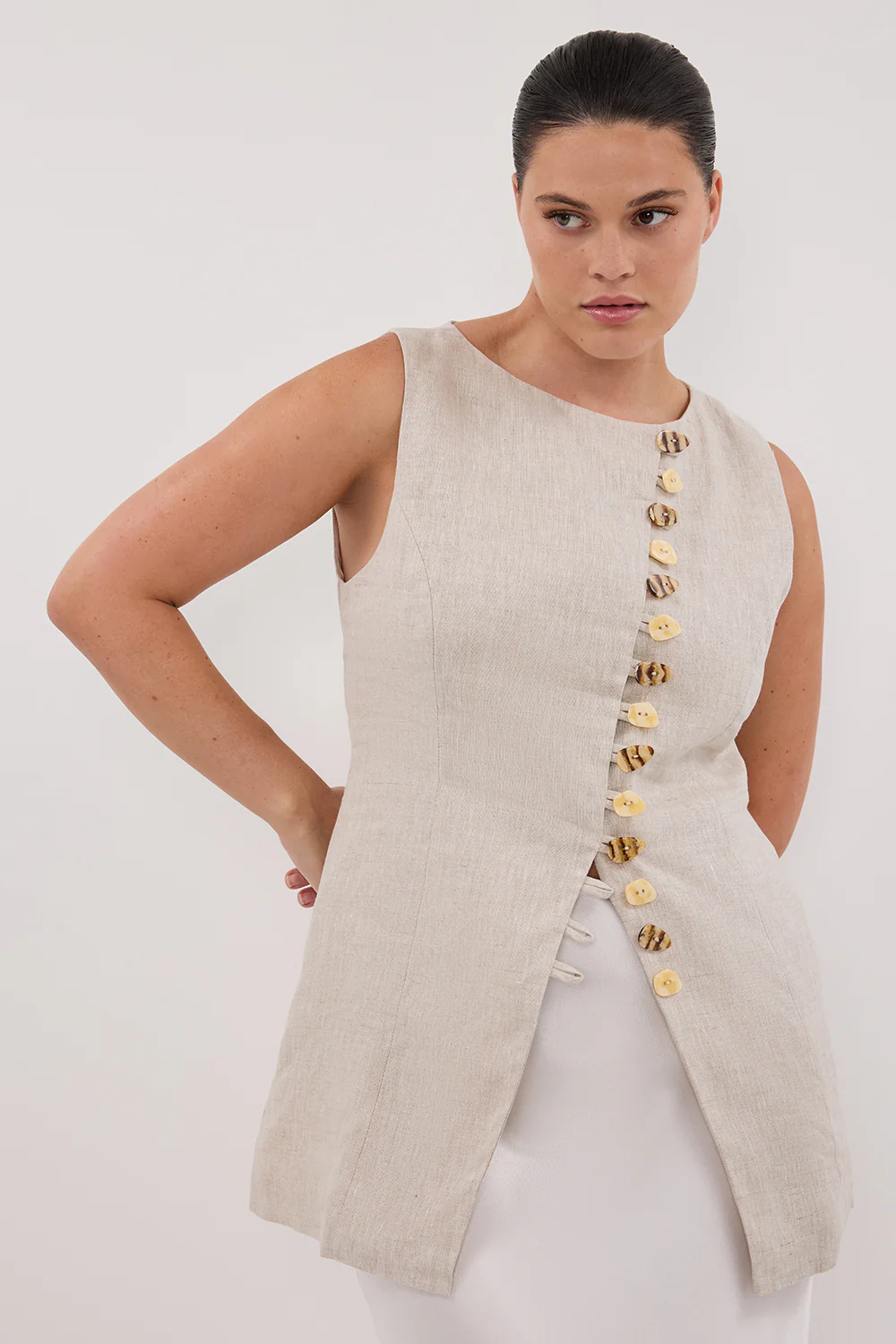 BAYLEE NATURAL SLEEVELESS LINEN TOP - Image 10