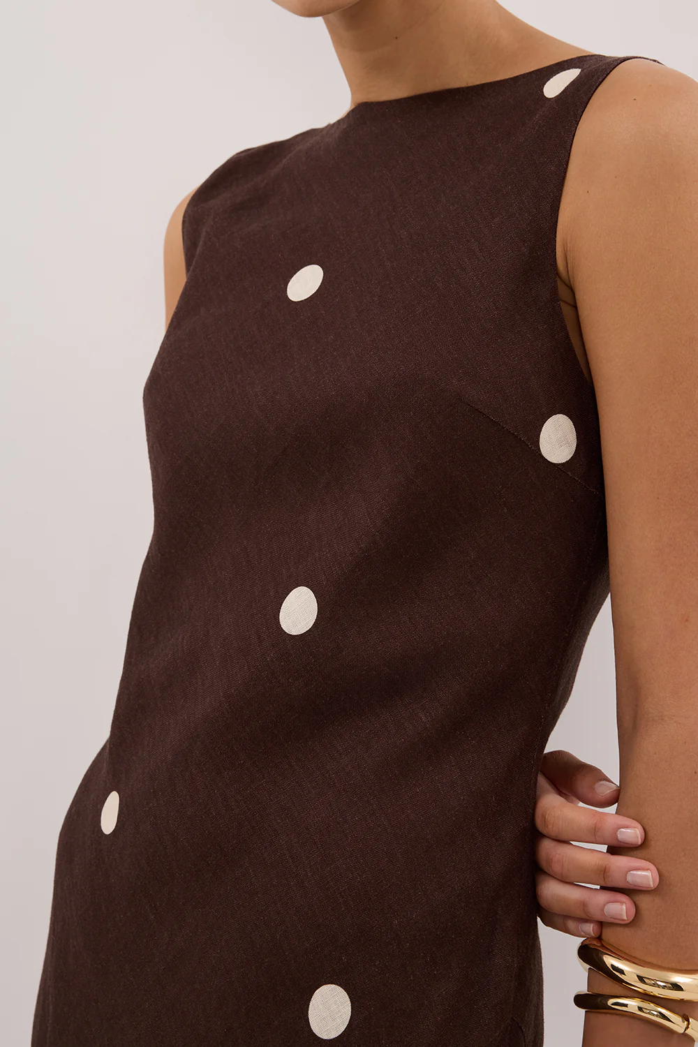 BEVERLY BITTER CHOC SPOT LINEN MIDI DRESS - Image 5
