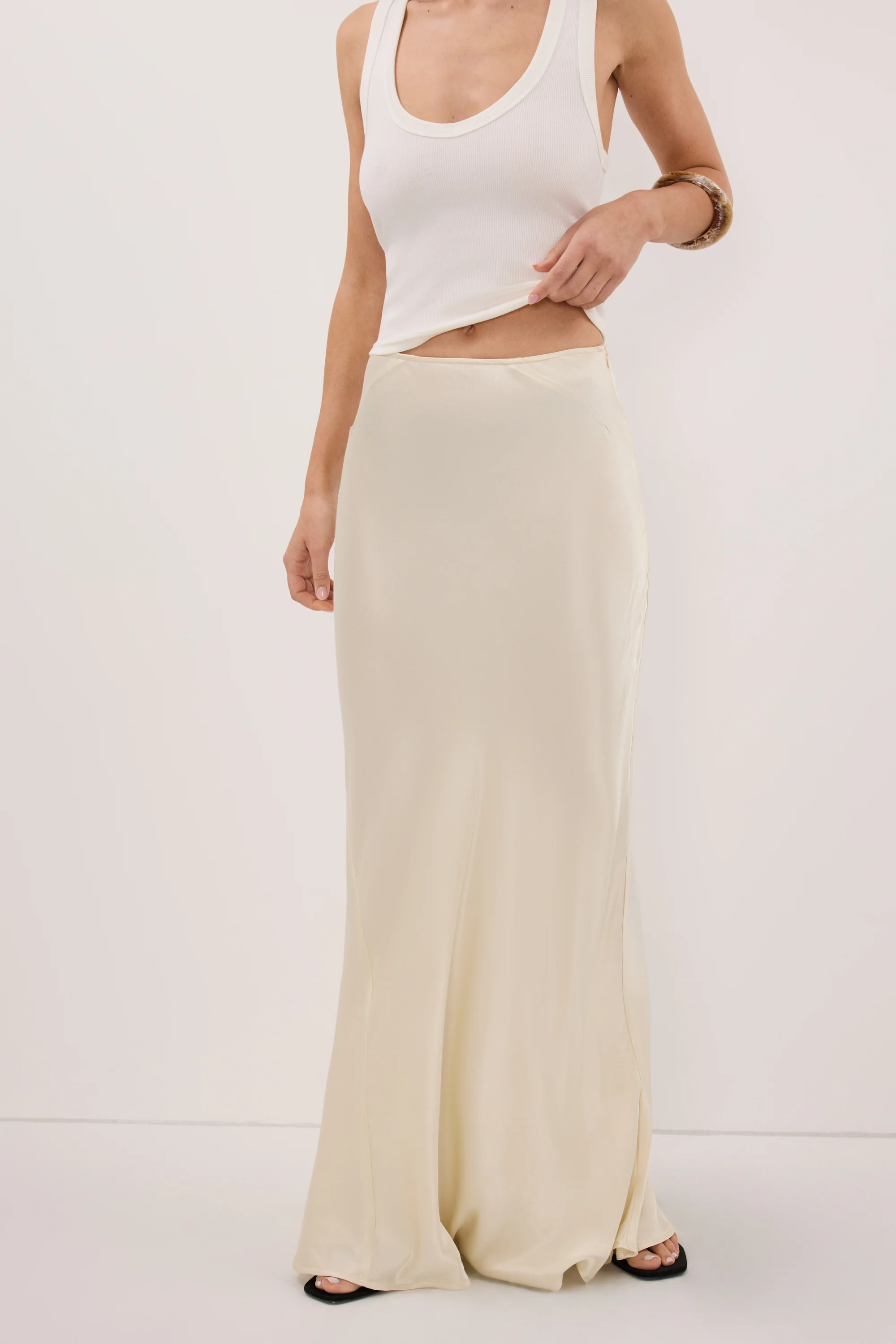 CHARLI STRAW SATIN MAXI SKIRT - Image 2