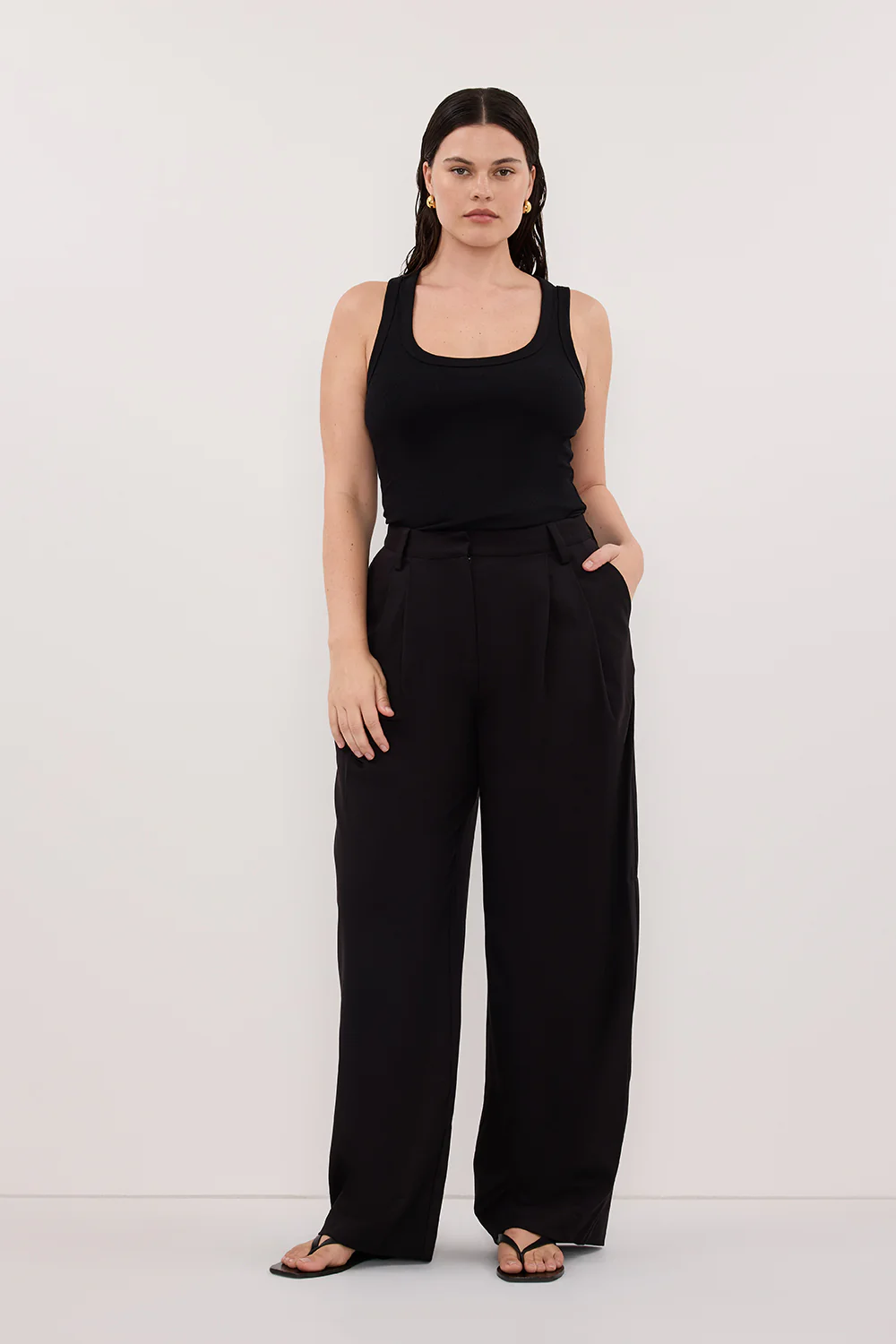 CLARA BLACK SCOOP NECK TANK TOP - Image 6