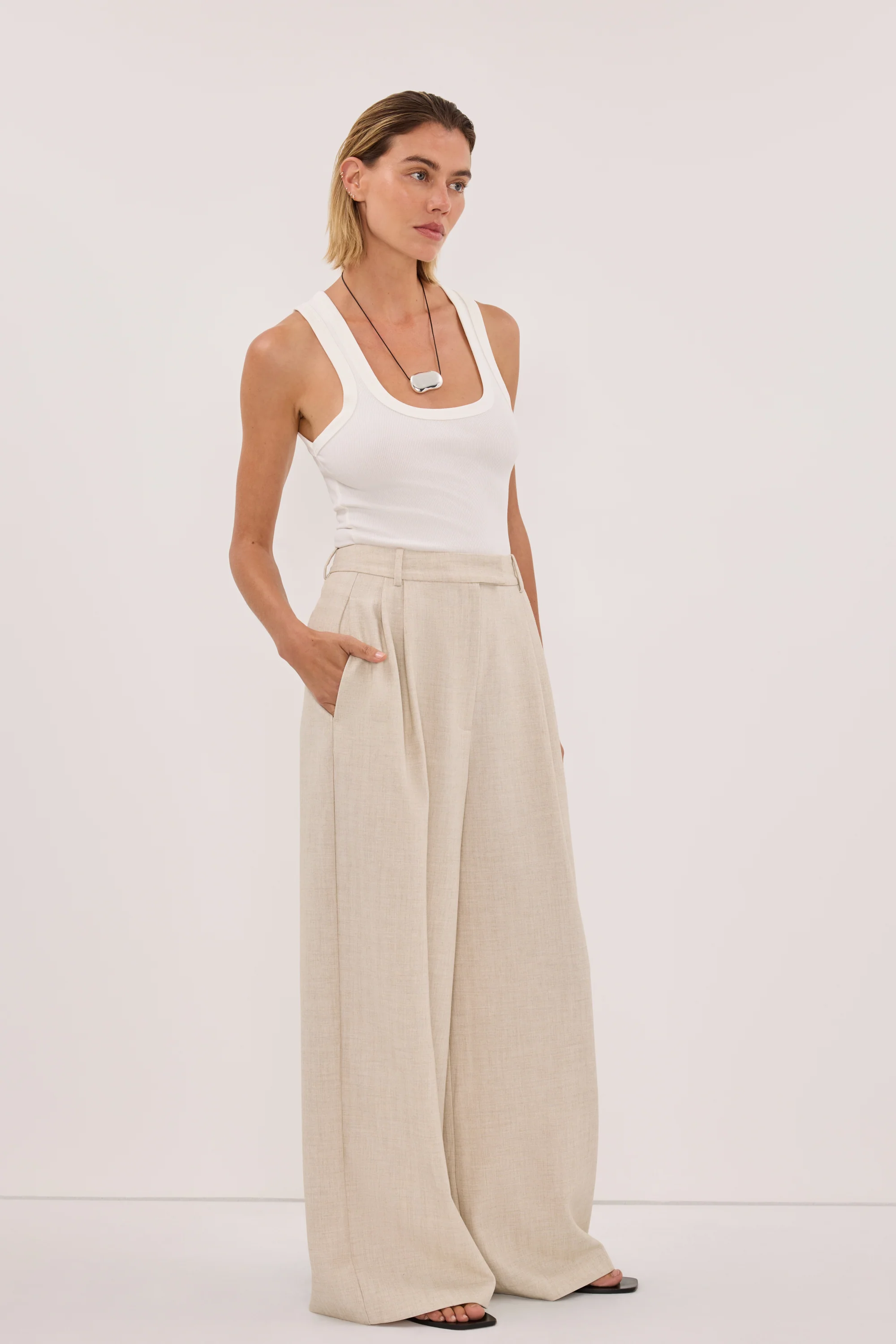 CLARA OFF WHITE SCOOP NECK TANK TOP - Image 4