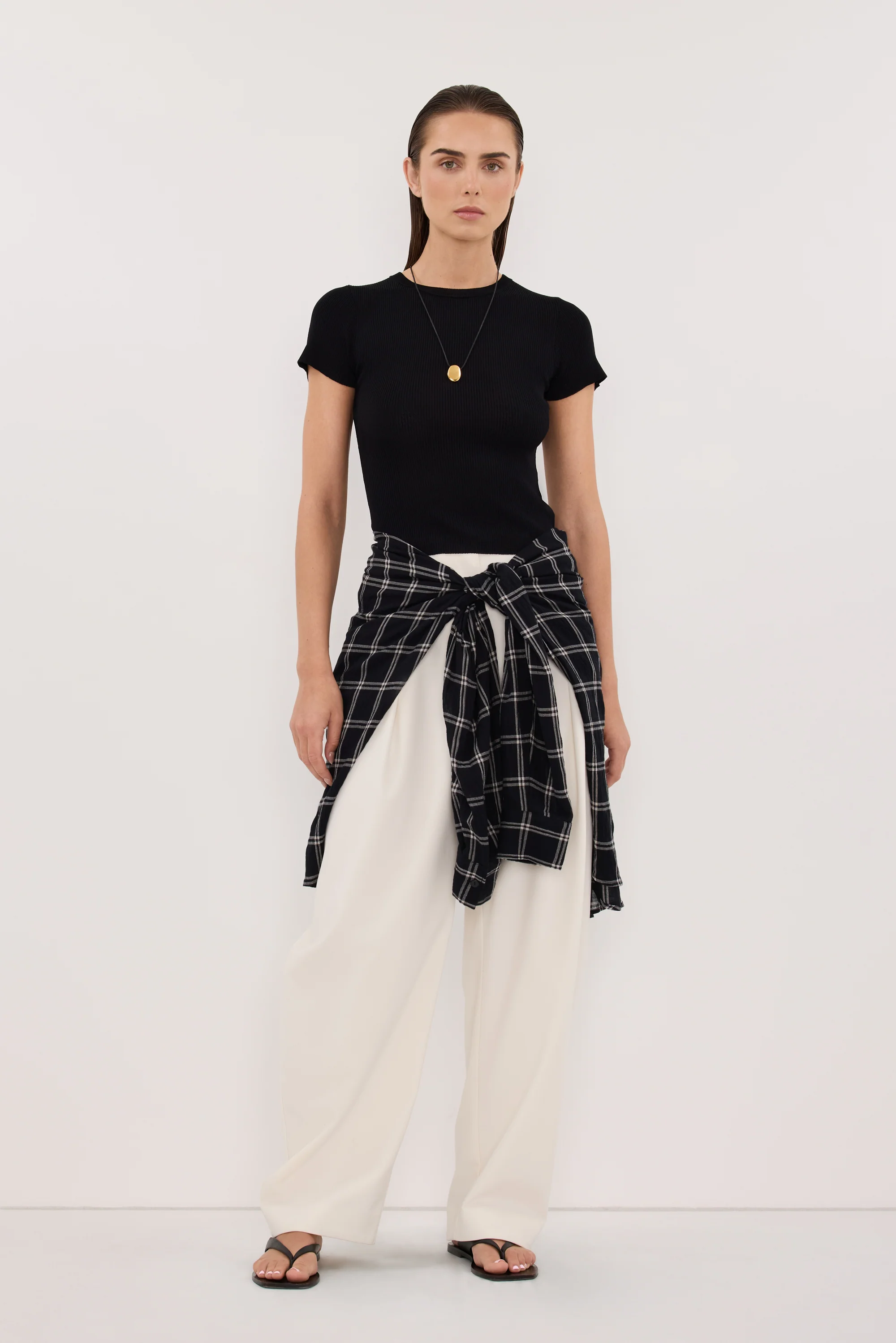 CLO BLACK RIBBED BABY TEE