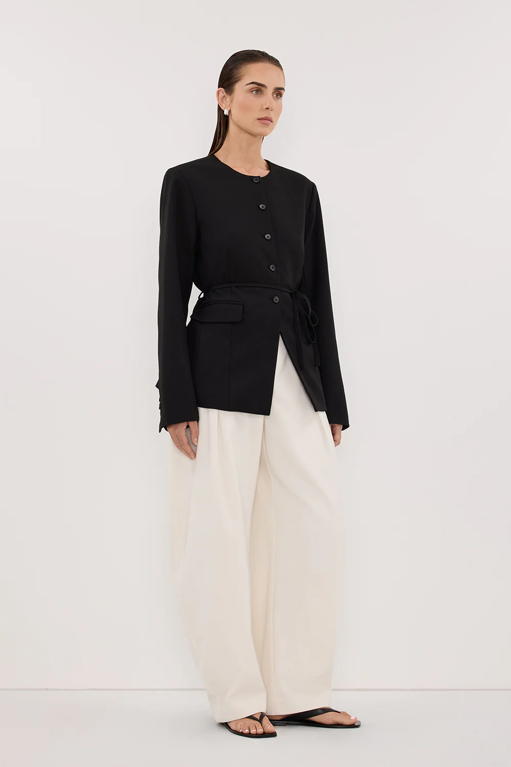 CYRUS BLACK COLLARLESS BLAZER - Image 3