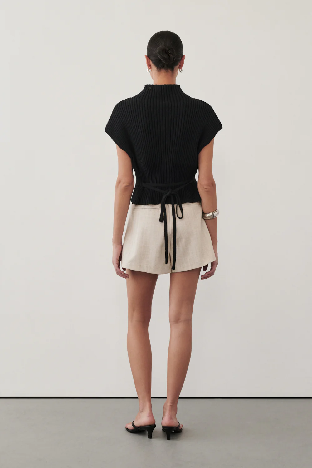 CYRUS NATURAL TAILORED SHORT - Image 3