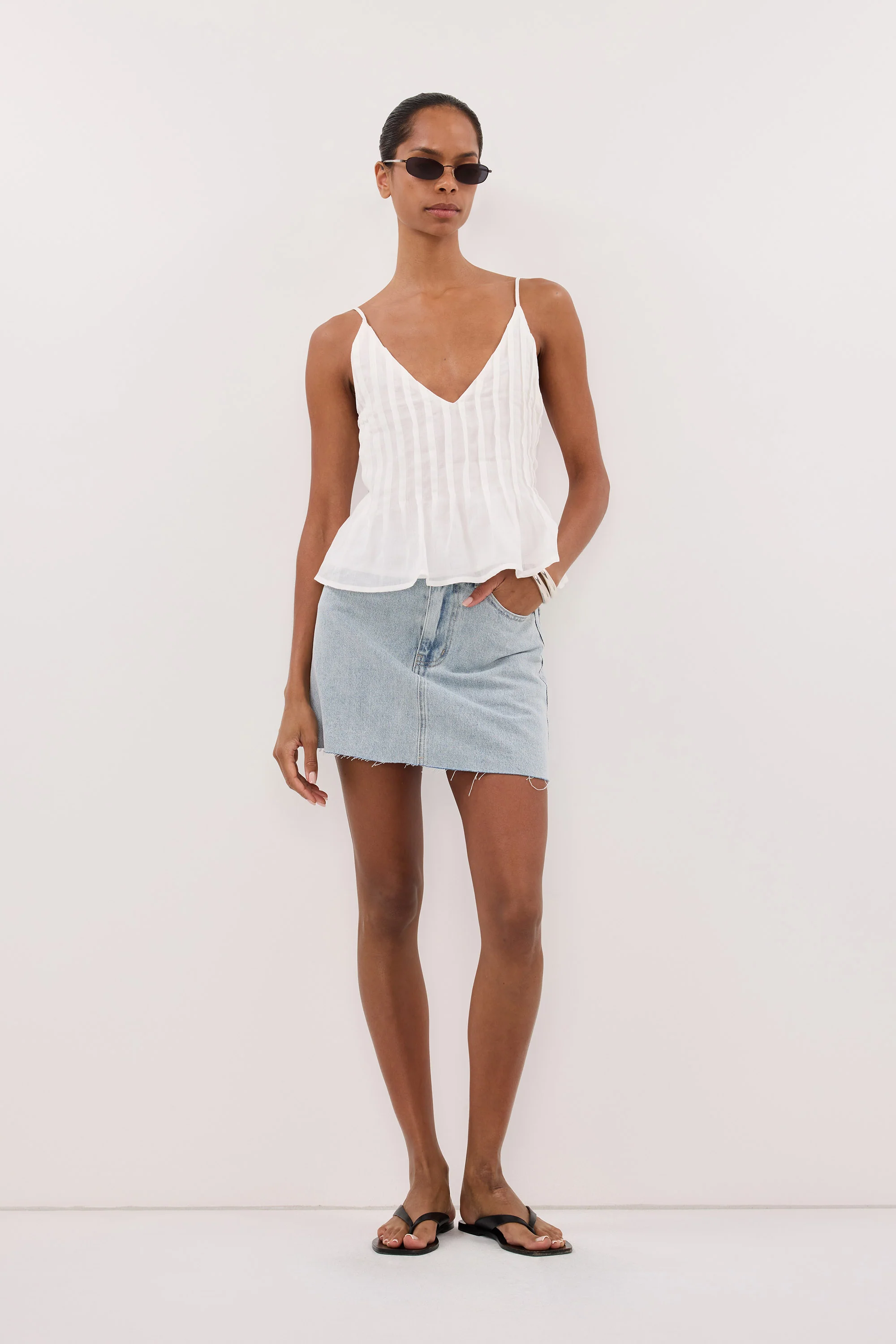 DANA LIGHT RINSE DENIM MINI SKIRT