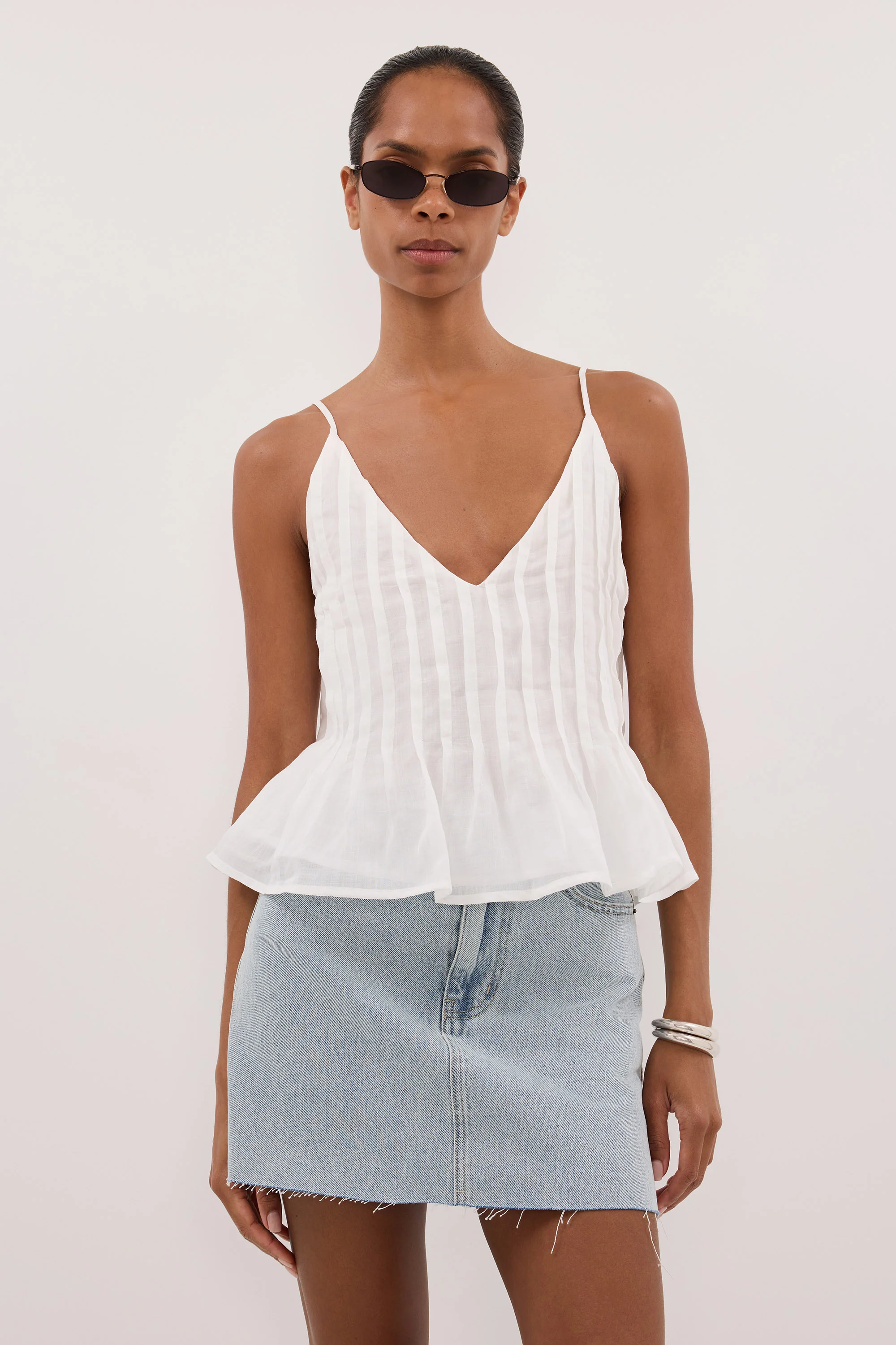 DANA LIGHT RINSE DENIM MINI SKIRT - Image 2
