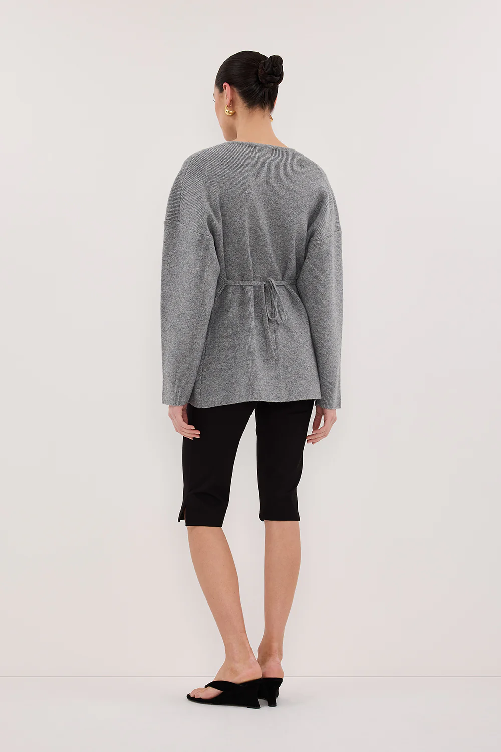DEMI BLACK CAPRI PANT - Image 4
