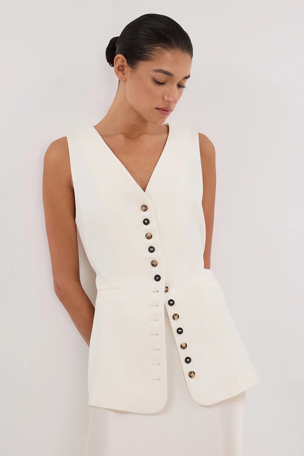 DEMI CREAM LONGLINE VEST - Image 6