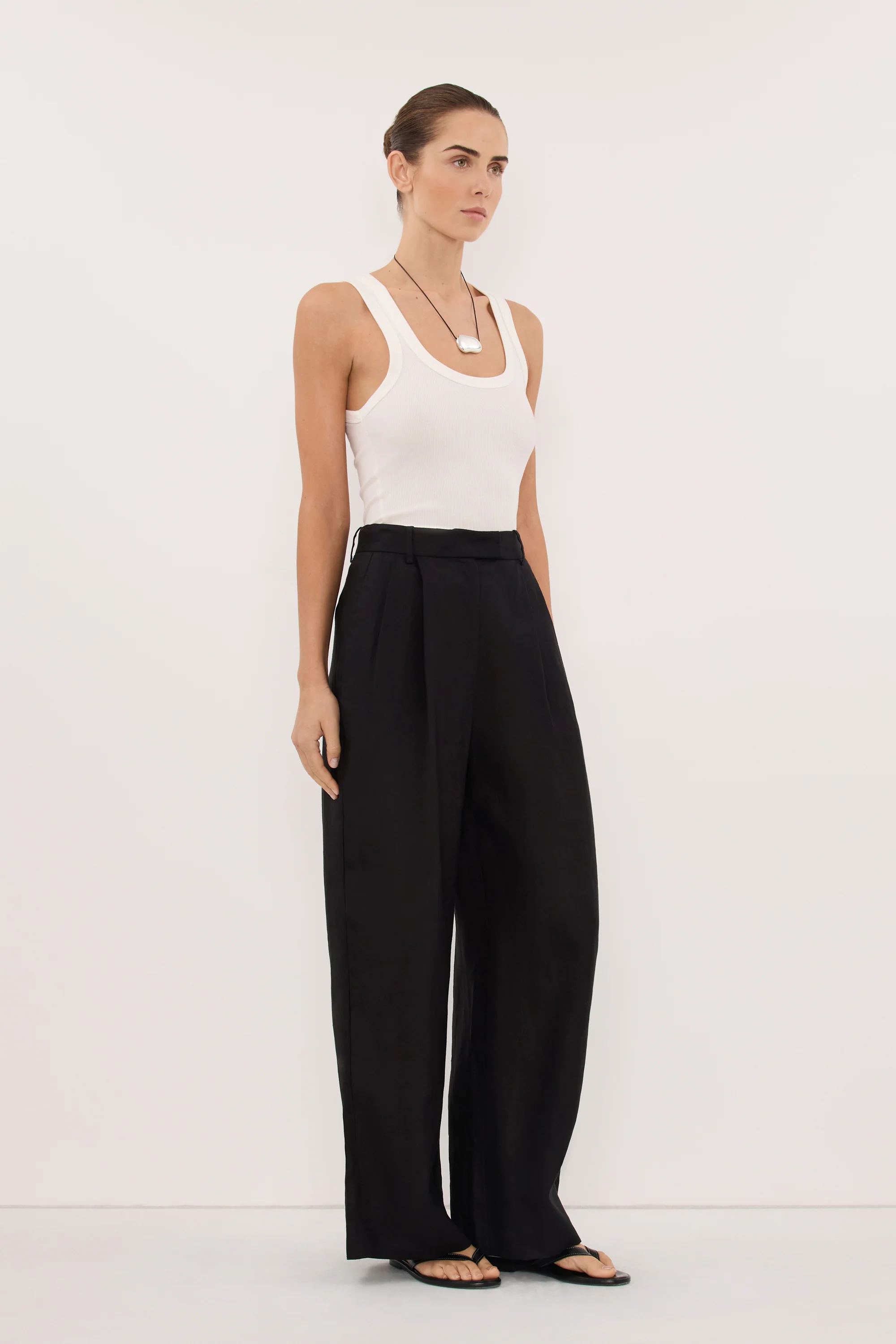 EASTON BLACK WIDE LEG LINEN PANT - Image 3