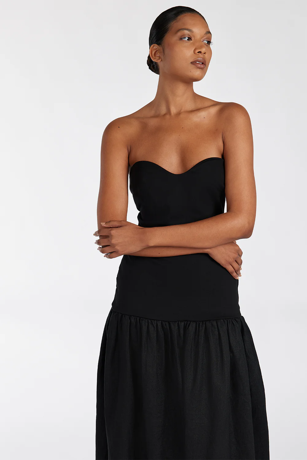 ELLISON BLACK STRAPLESS MIDI DRESS - Image 2