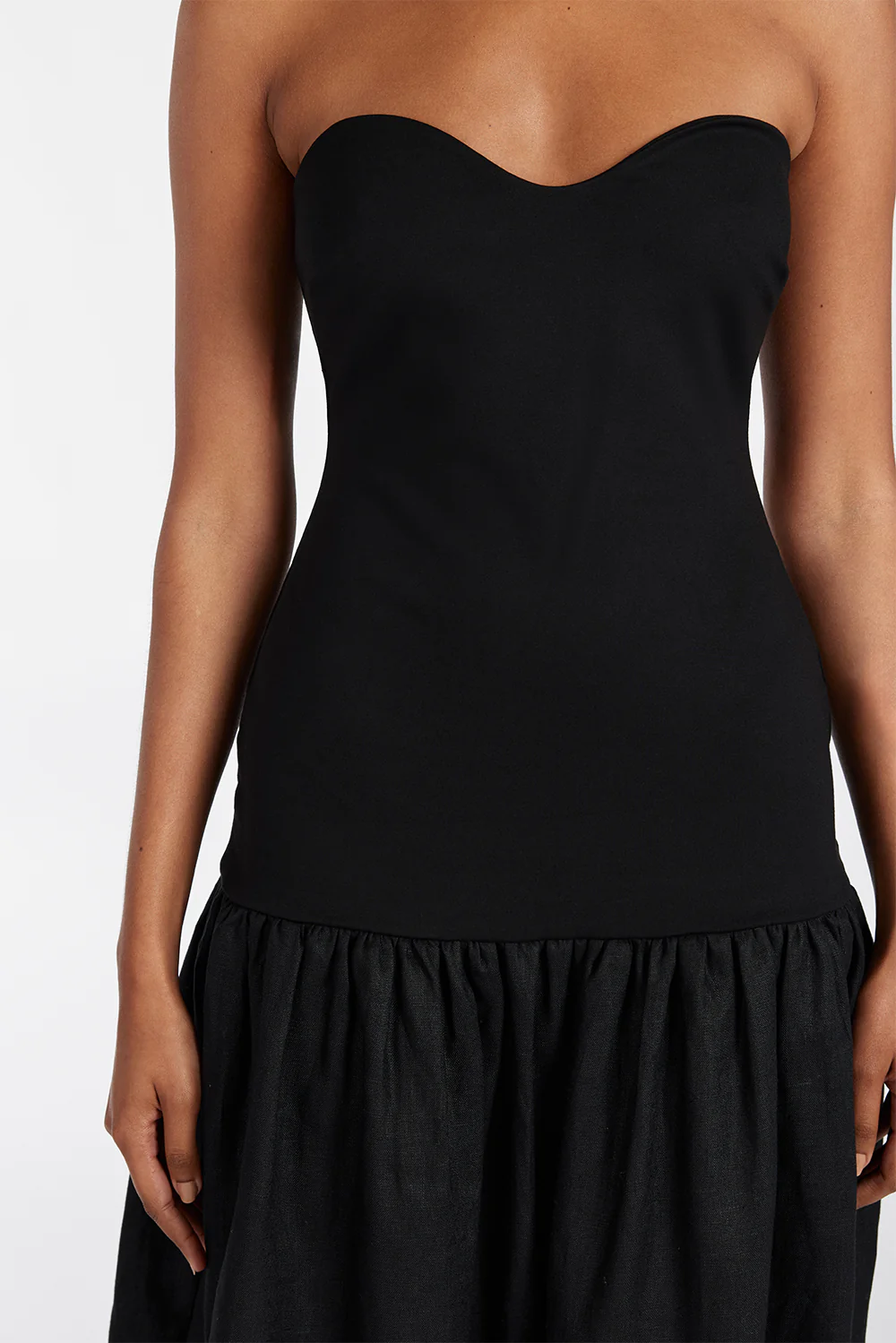 ELLISON BLACK STRAPLESS MIDI DRESS - Image 5