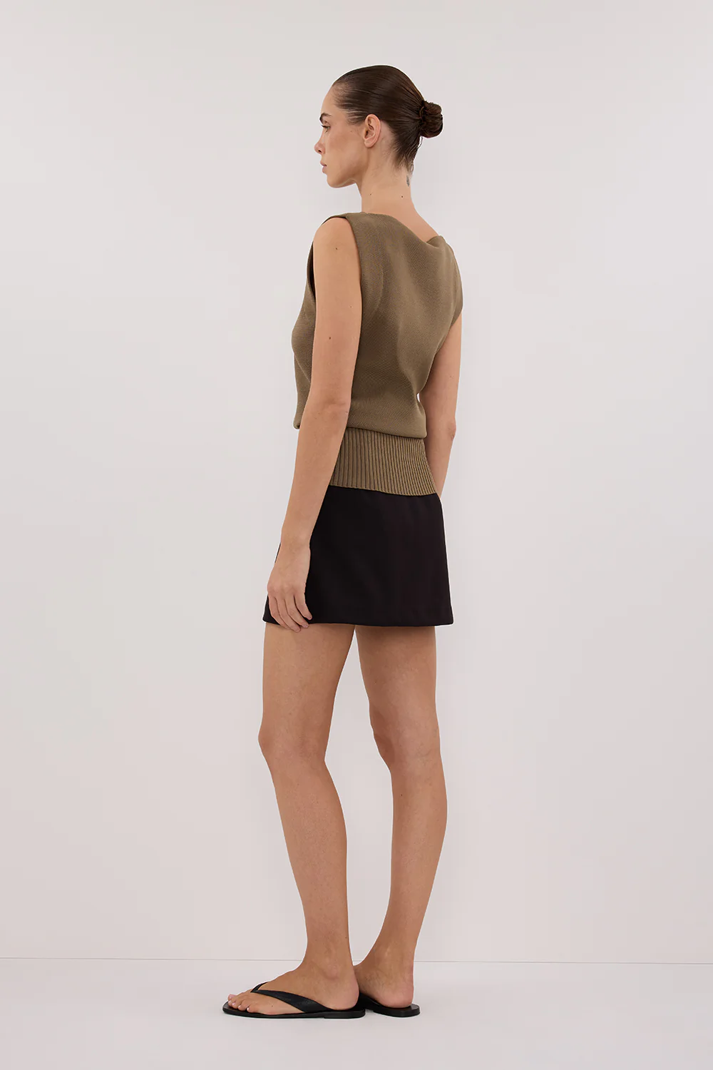 ELSA OLIVE SLEEVELESS KNIT TOP - Image 4