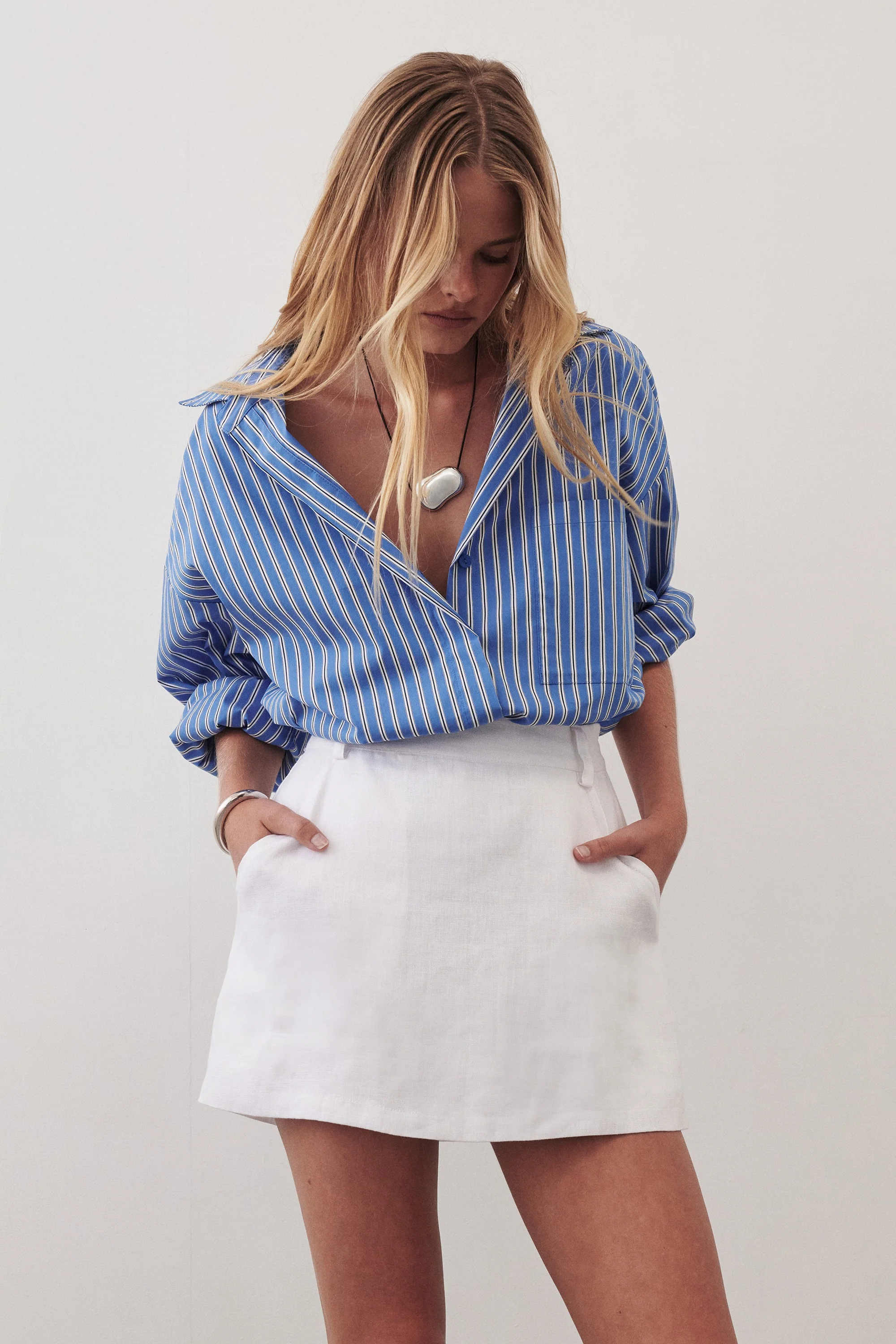 EVIE WHITE LINEN SKORT