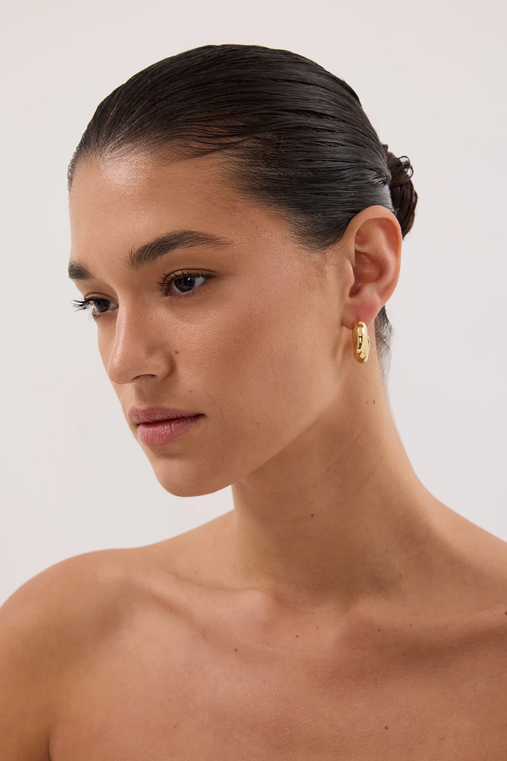 F+H GOLD HAMMERED CHUBBY HOOPS - Image 2