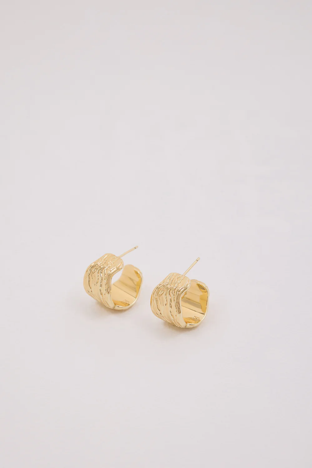 F+H GOLD OYSTER SHELL HOOPS