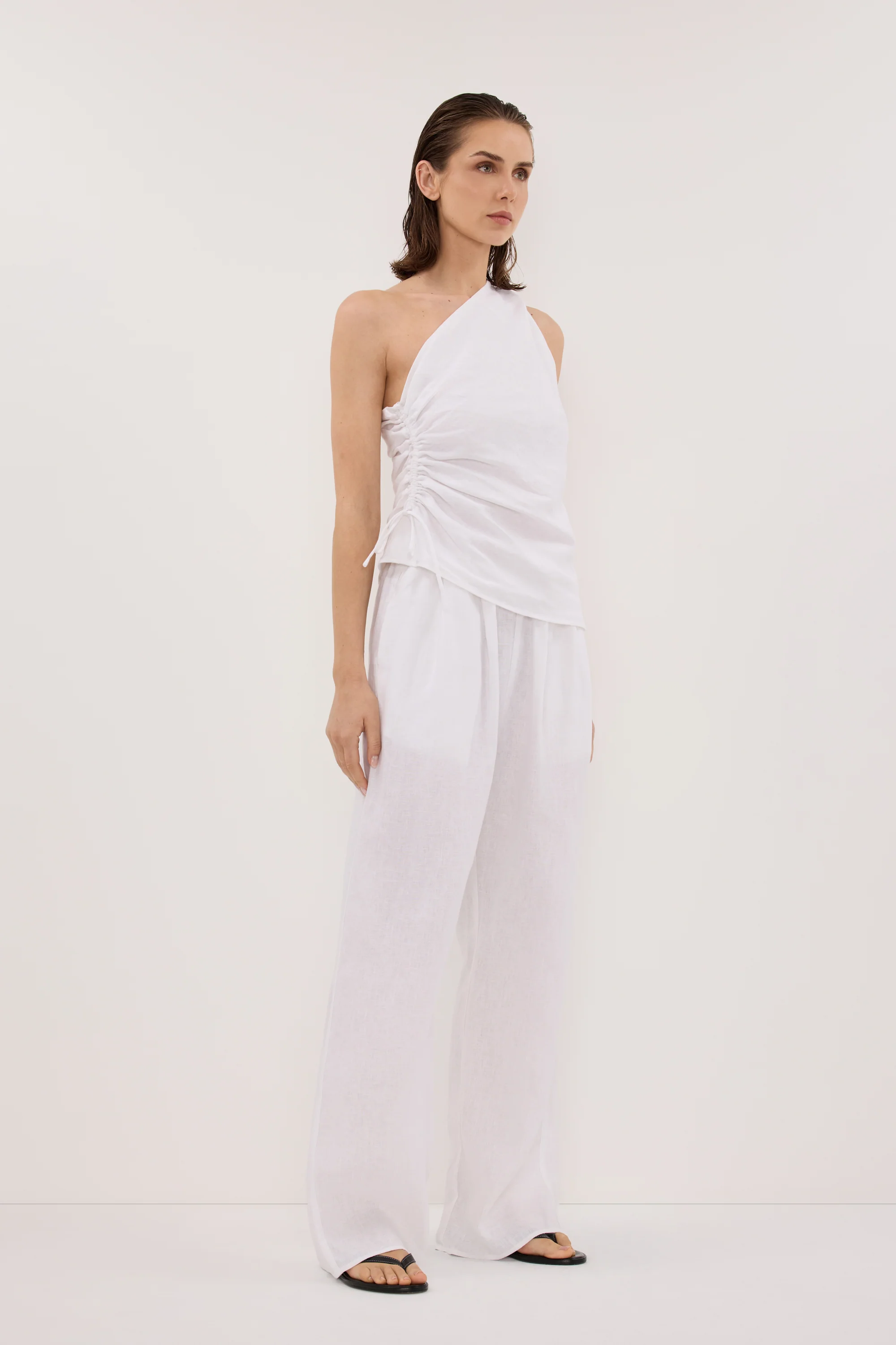 FINNY WHITE SLEEVELESS LINEN TOP - Image 3