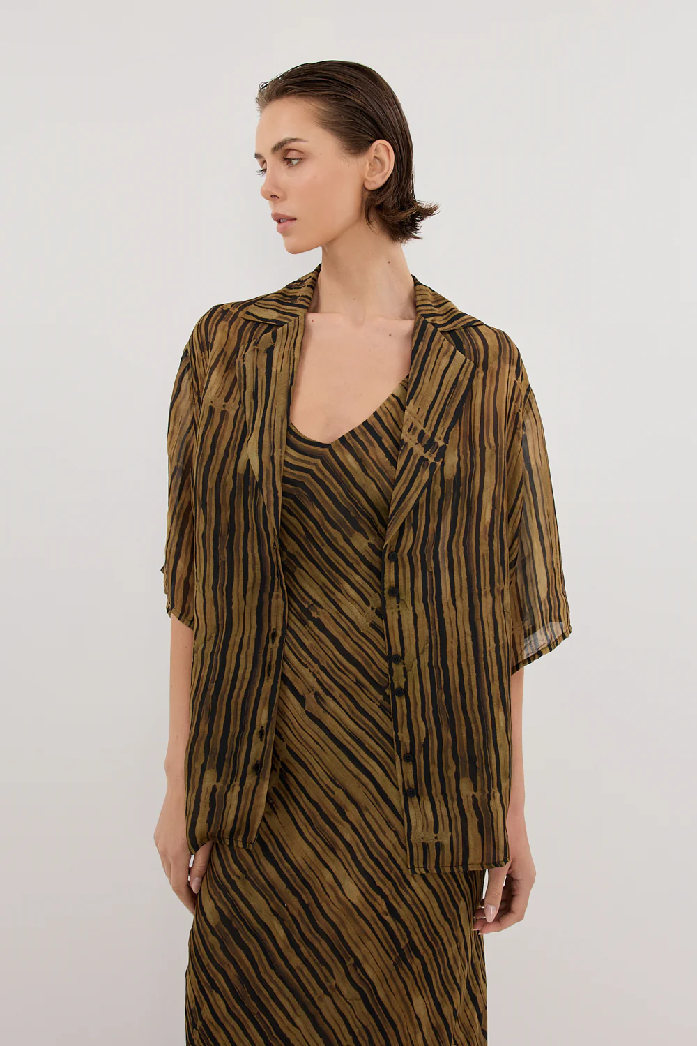 FLEUR DARK CHOCOLATE SHIRT - Image 2