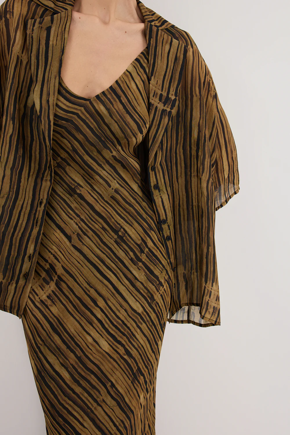 FLEUR DARK CHOCOLATE SHIRT - Image 5