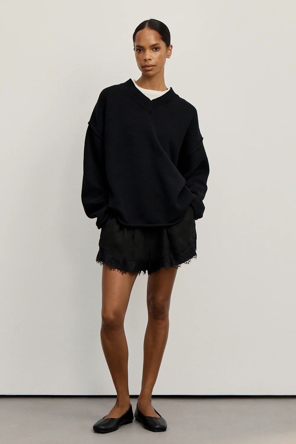 FLINT BLACK V NECK KNIT JUMPER