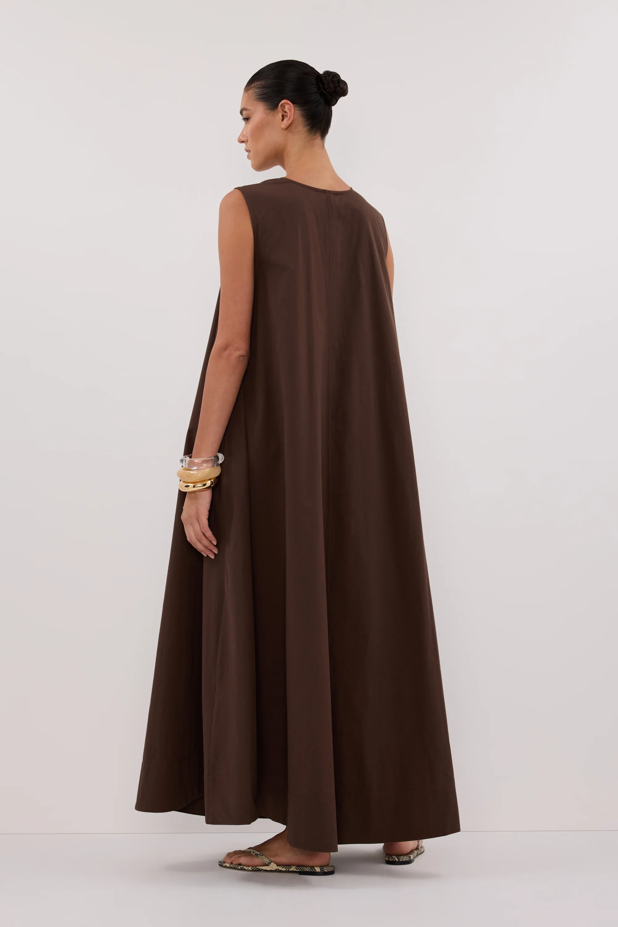 GABBY BITTER CHOC OVERSIZED COTTON MIDI DRESS - Image 4