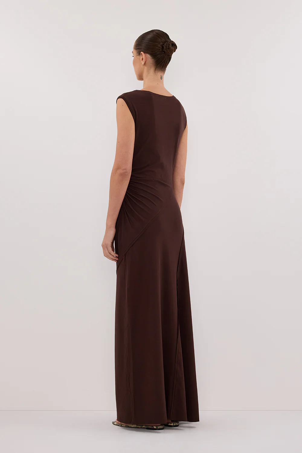 HADLEY CHOC SLEEVELESS KNIT MAXI DRESS - Image 4