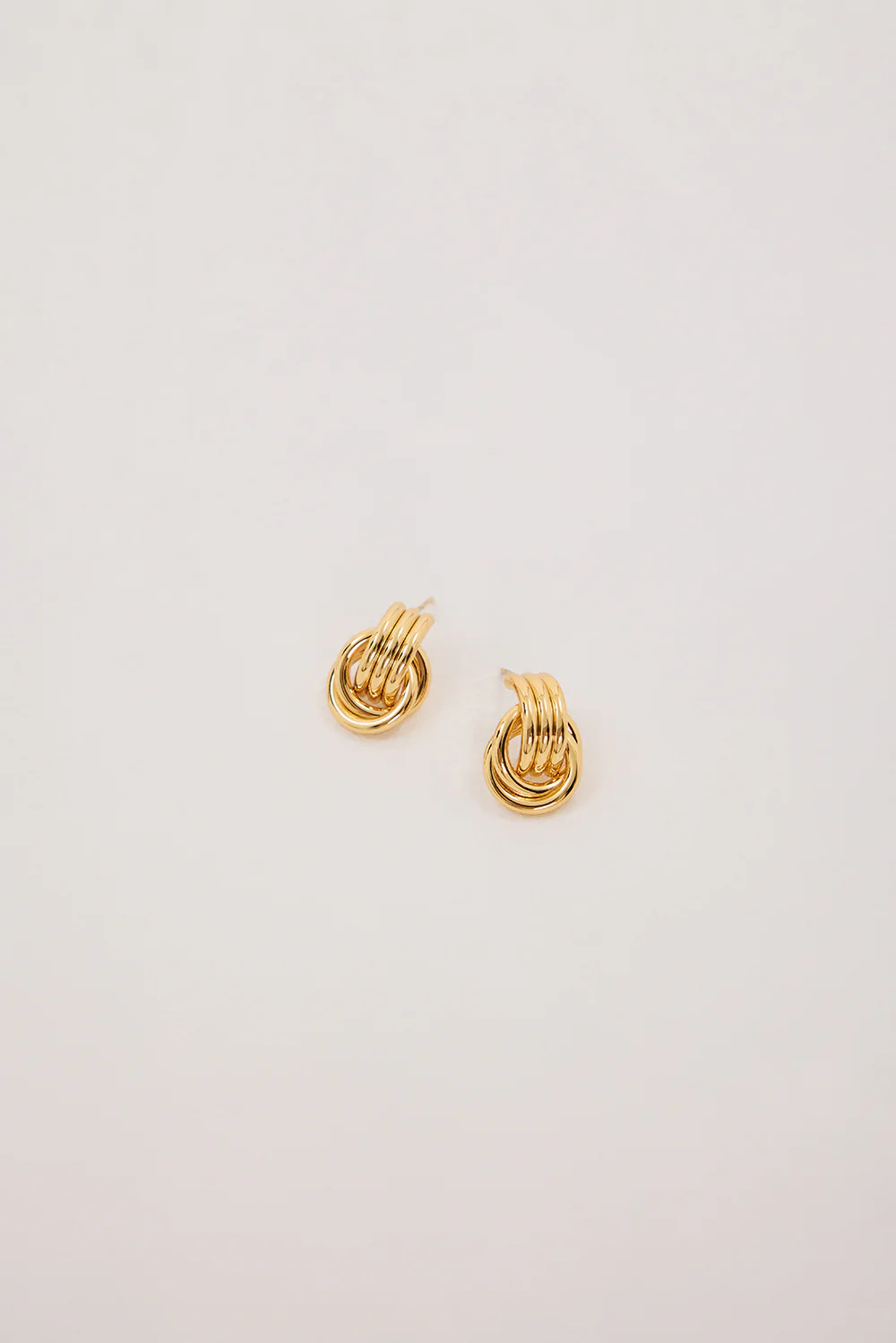 HEAVEN MAYHEM MICRO KNOT EARRING GOLD
