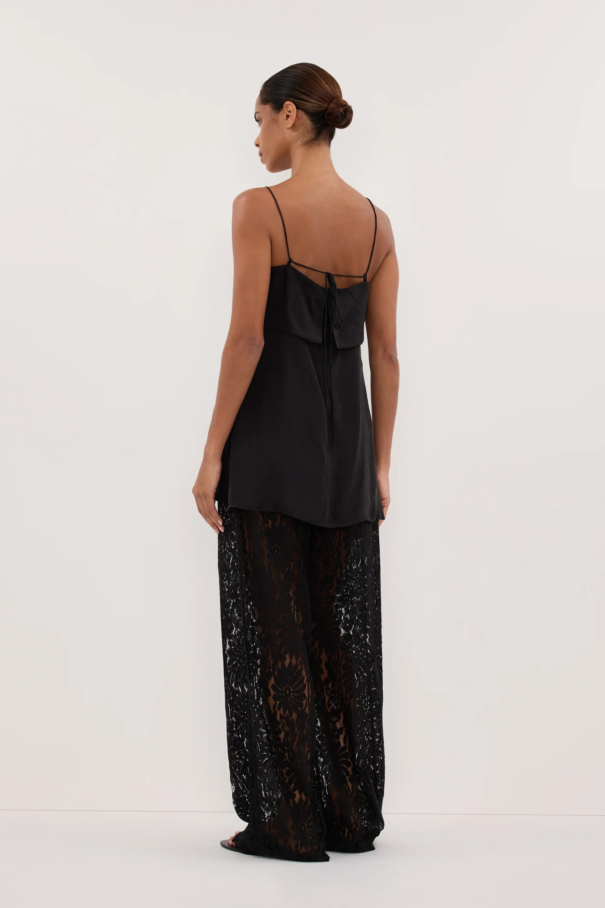 IDA BLACK SLEEVELESS FOLDOVER CAMI TOP - Image 4