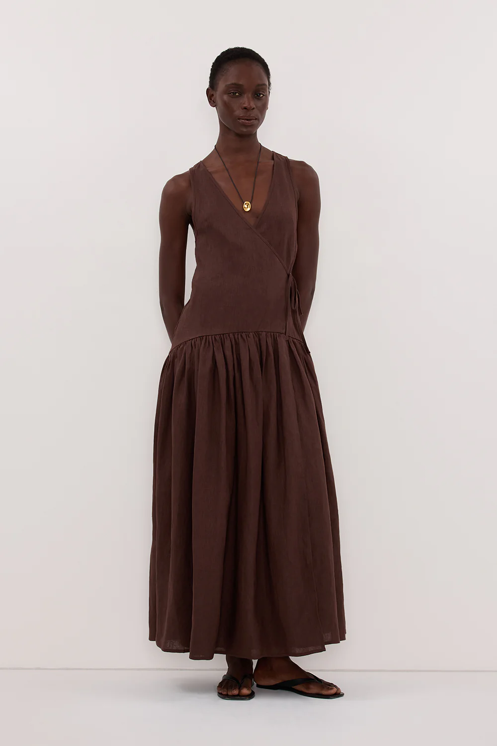 ILIO COCOA SLEEVELESS LINENÂ WRAP MIDI DRESS