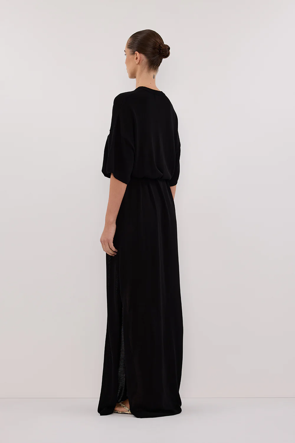 JACKI BLACK OVERSIZED SLEEVED KNIT MAXI DRESS - Image 4