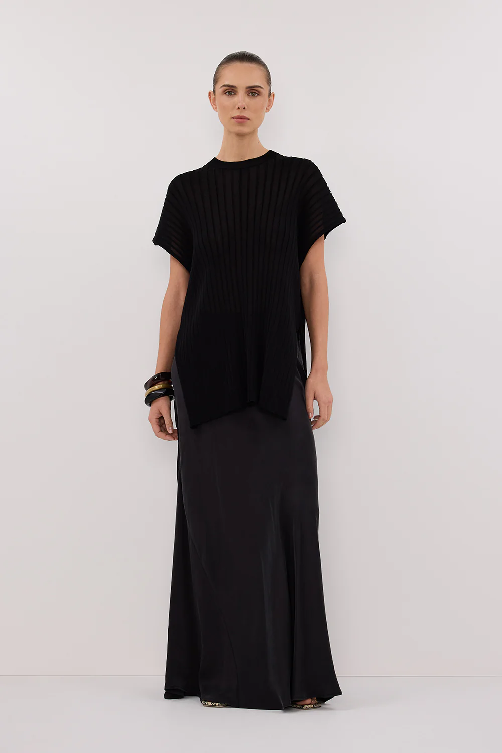 JADE BLACK SLEEVELESS KNIT TOP
