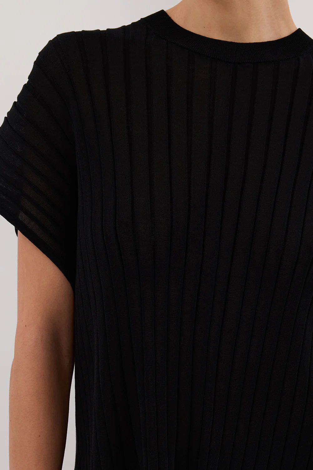 JADE BLACK SLEEVELESS KNIT TOP - Image 5