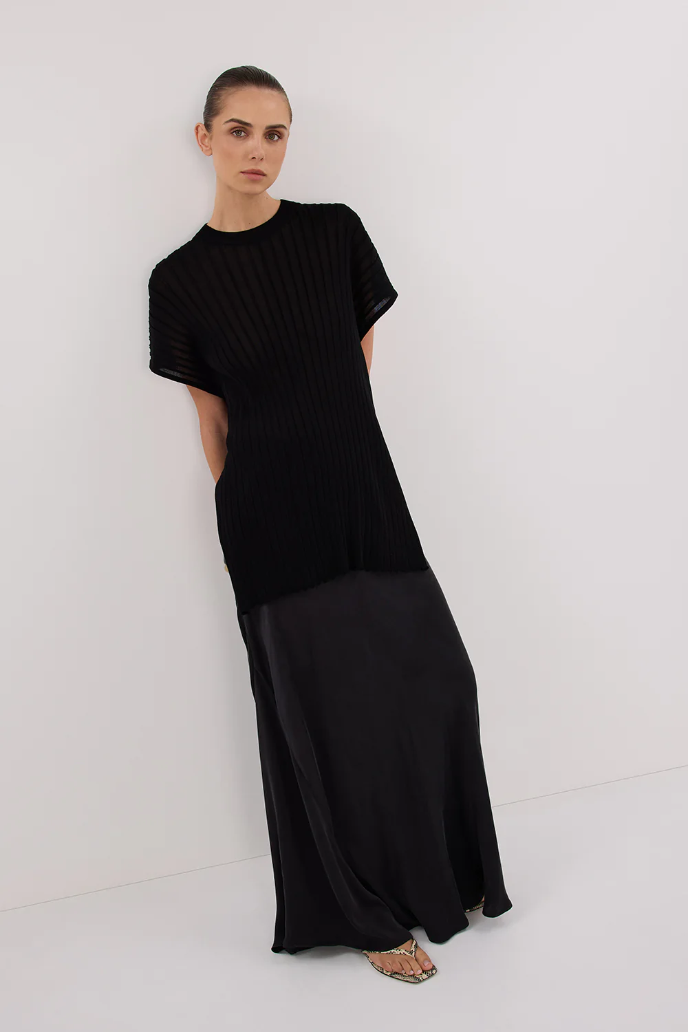 JADE BLACK SLEEVELESS KNIT TOP - Image 7