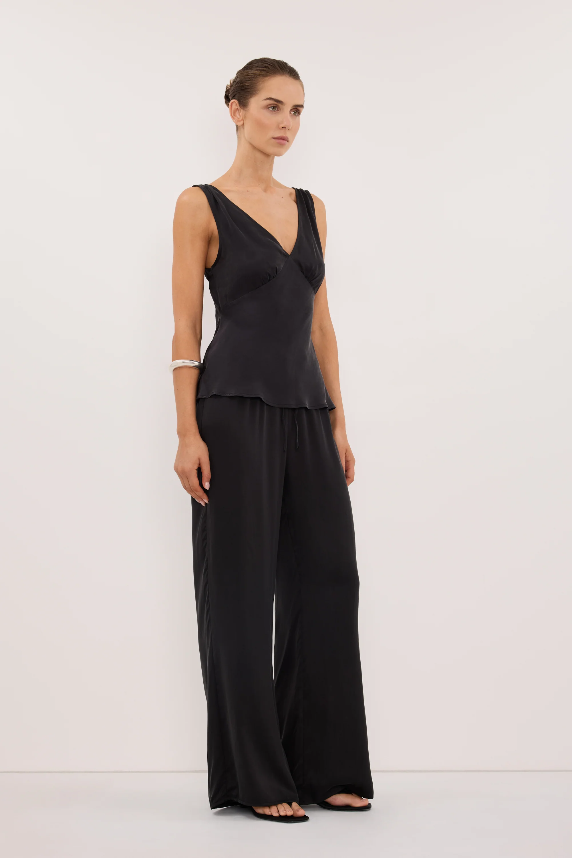 JORJA BLACK SLEEVELESS SILK TOP - Image 3