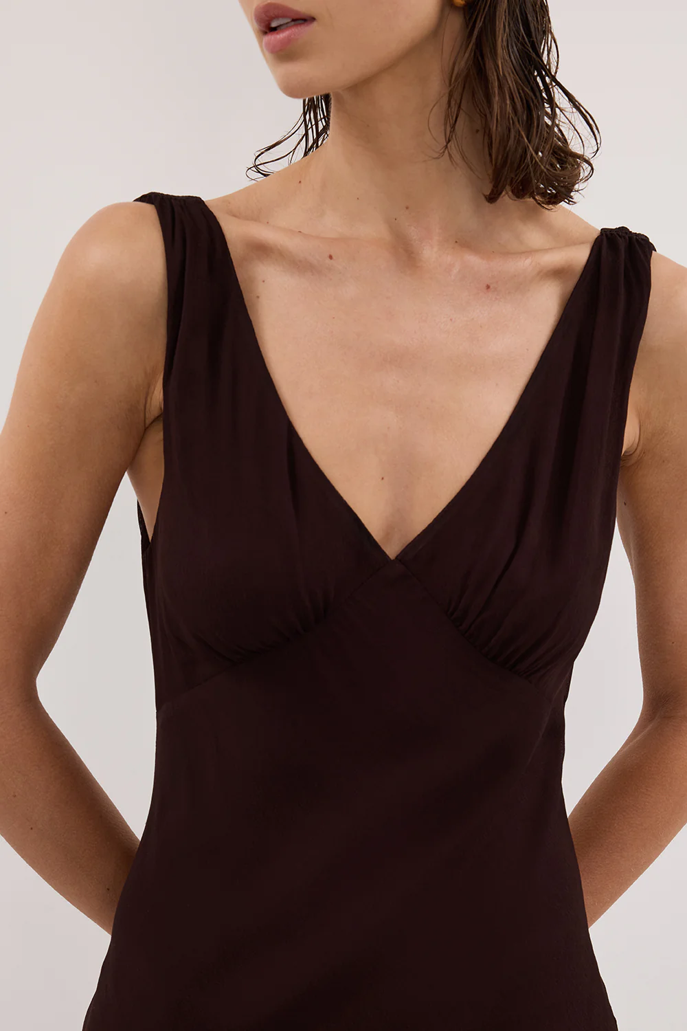 JORJA DARK CHOC SLEEVELESS MAXI DRESS - Image 5